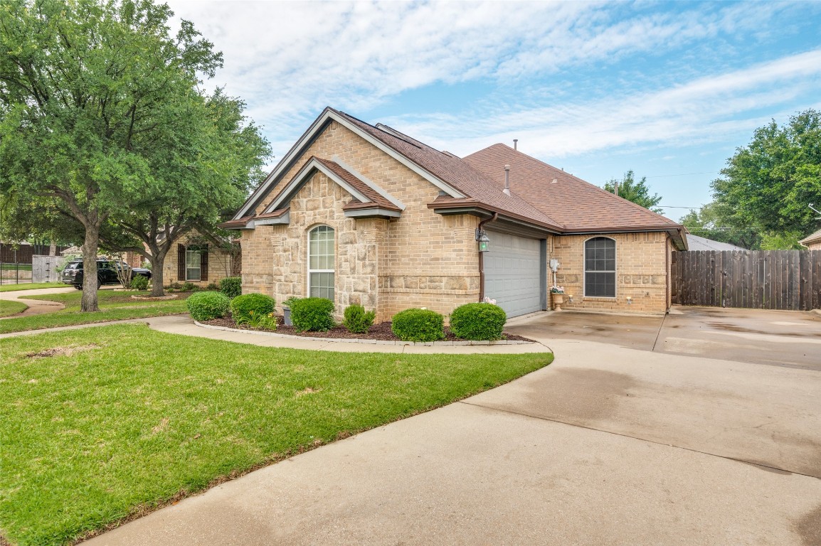 7405 Comis Drive North Richland Hills TX 76182