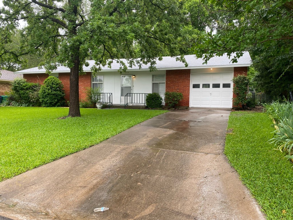 1018 Edinburg Lane Denton TX 76209