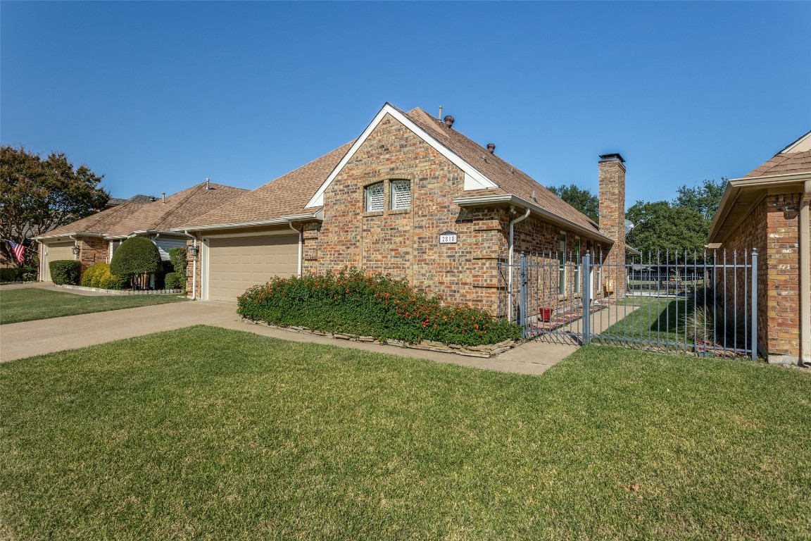 2818 Laurel Oaks Drive Garland TX 75044
