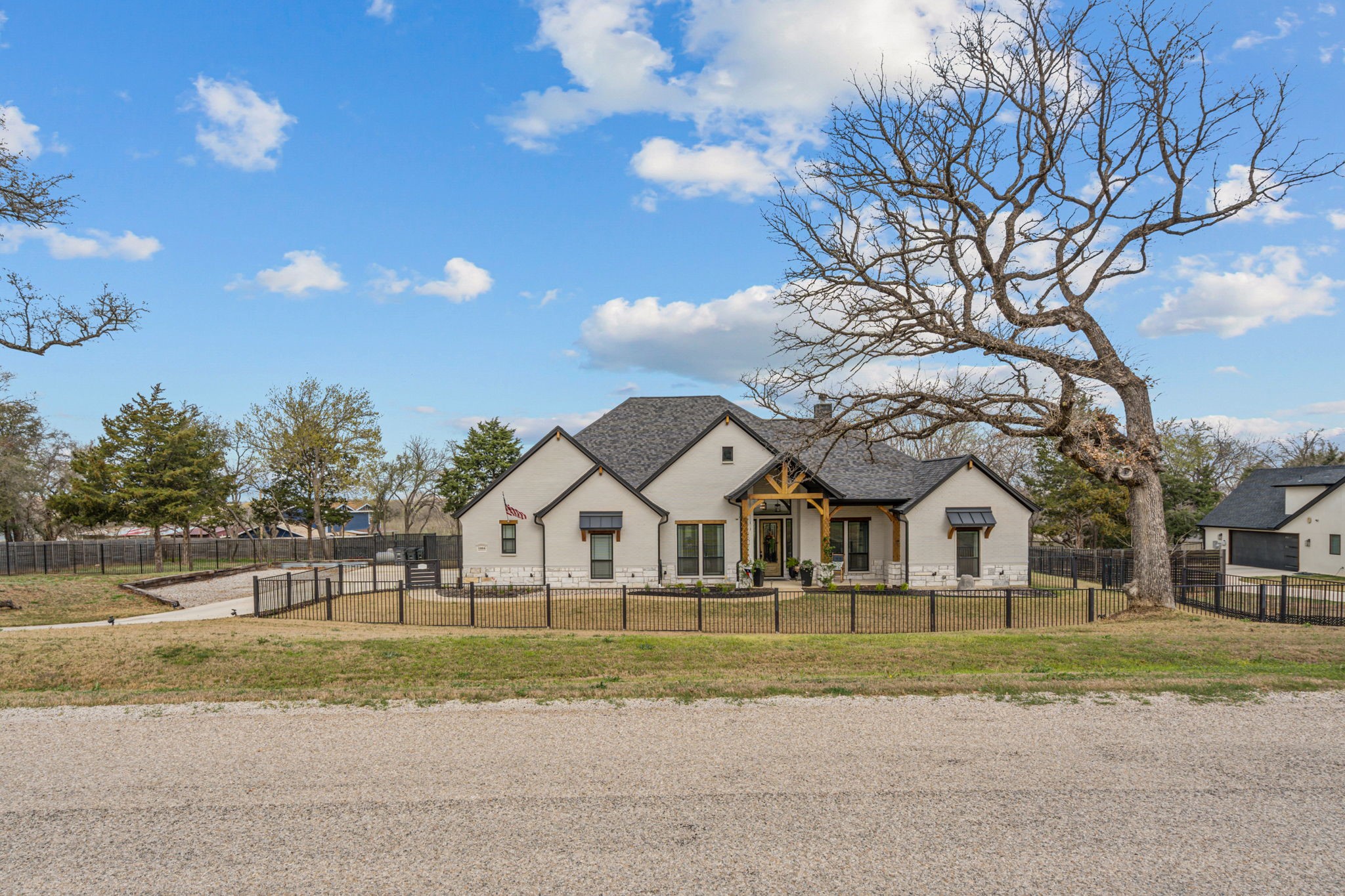 1004 Meadow Wood Terrace Azle TX 76020