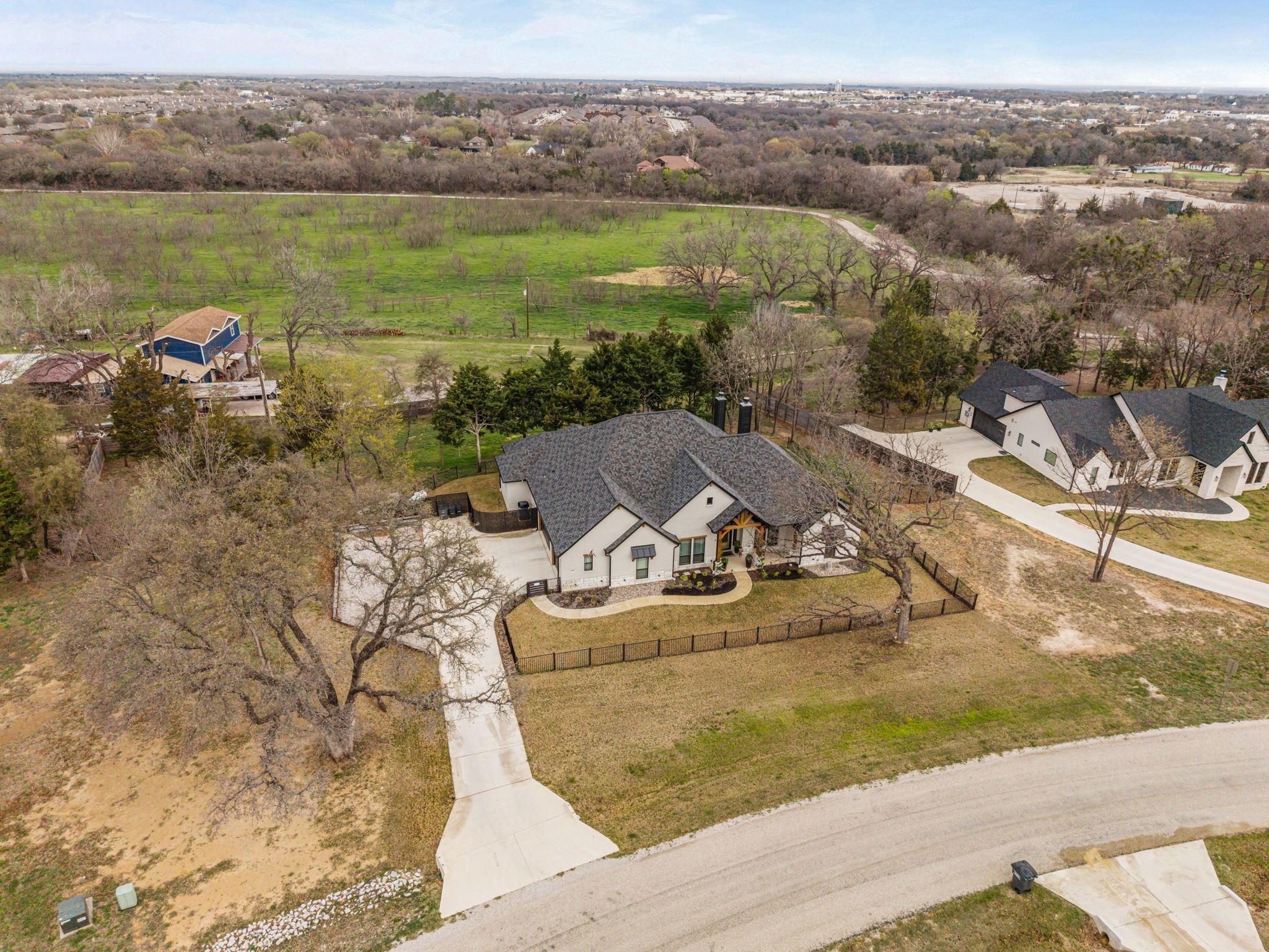1004 Meadow Wood Terrace Azle TX 76020