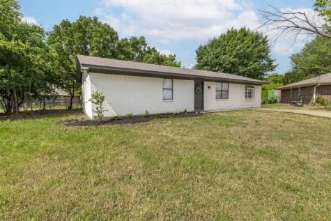 112 Southmanor Court Sanger TX 76266