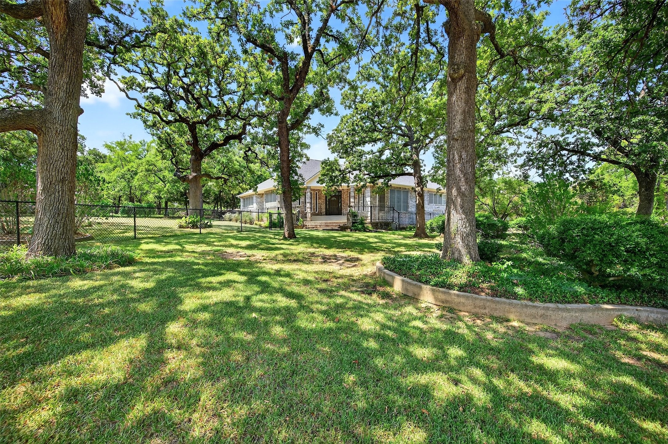 102 Santee Drive Lake Kiowa TX 76240