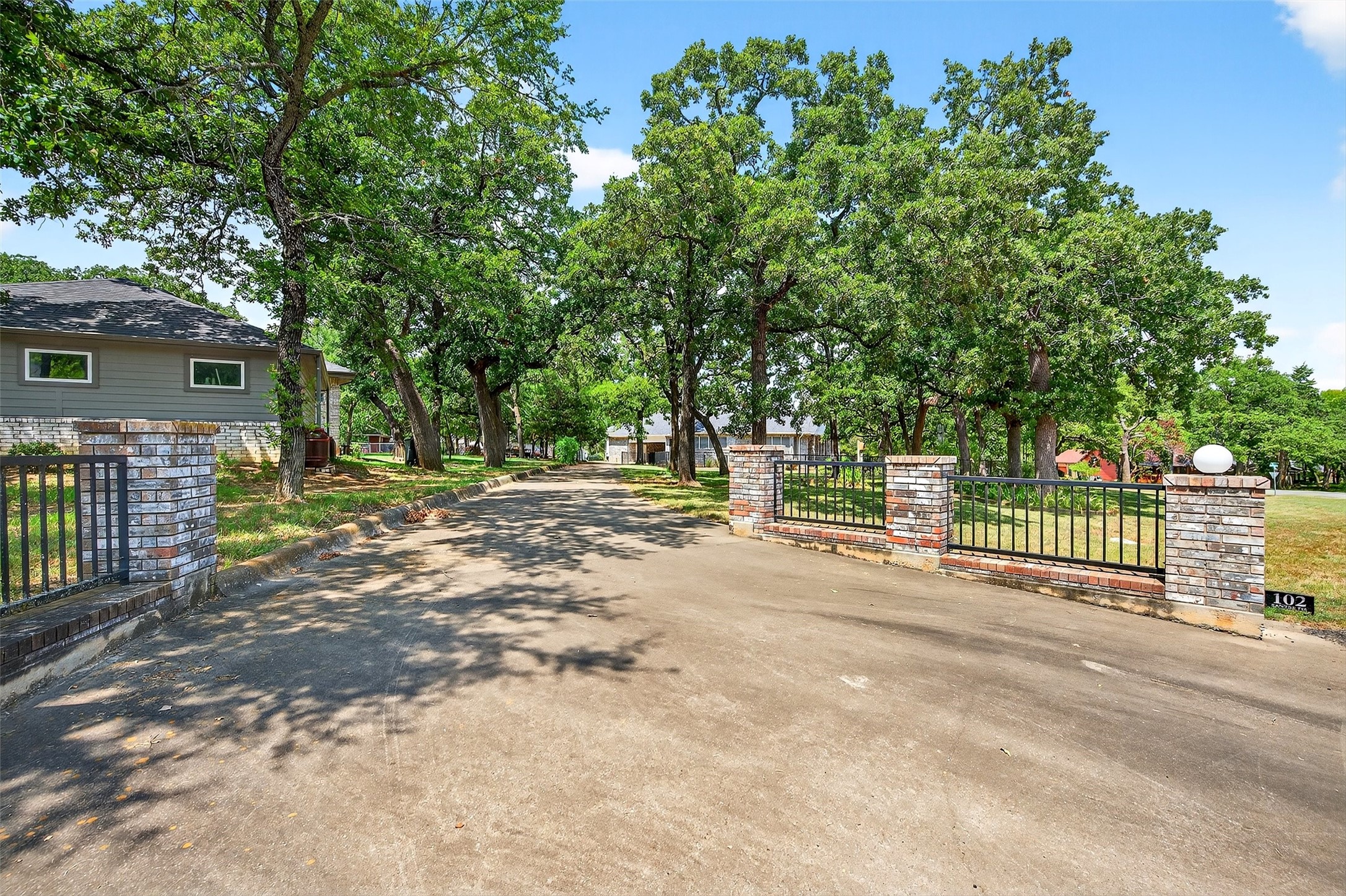 102 Santee Drive Lake Kiowa TX 76240