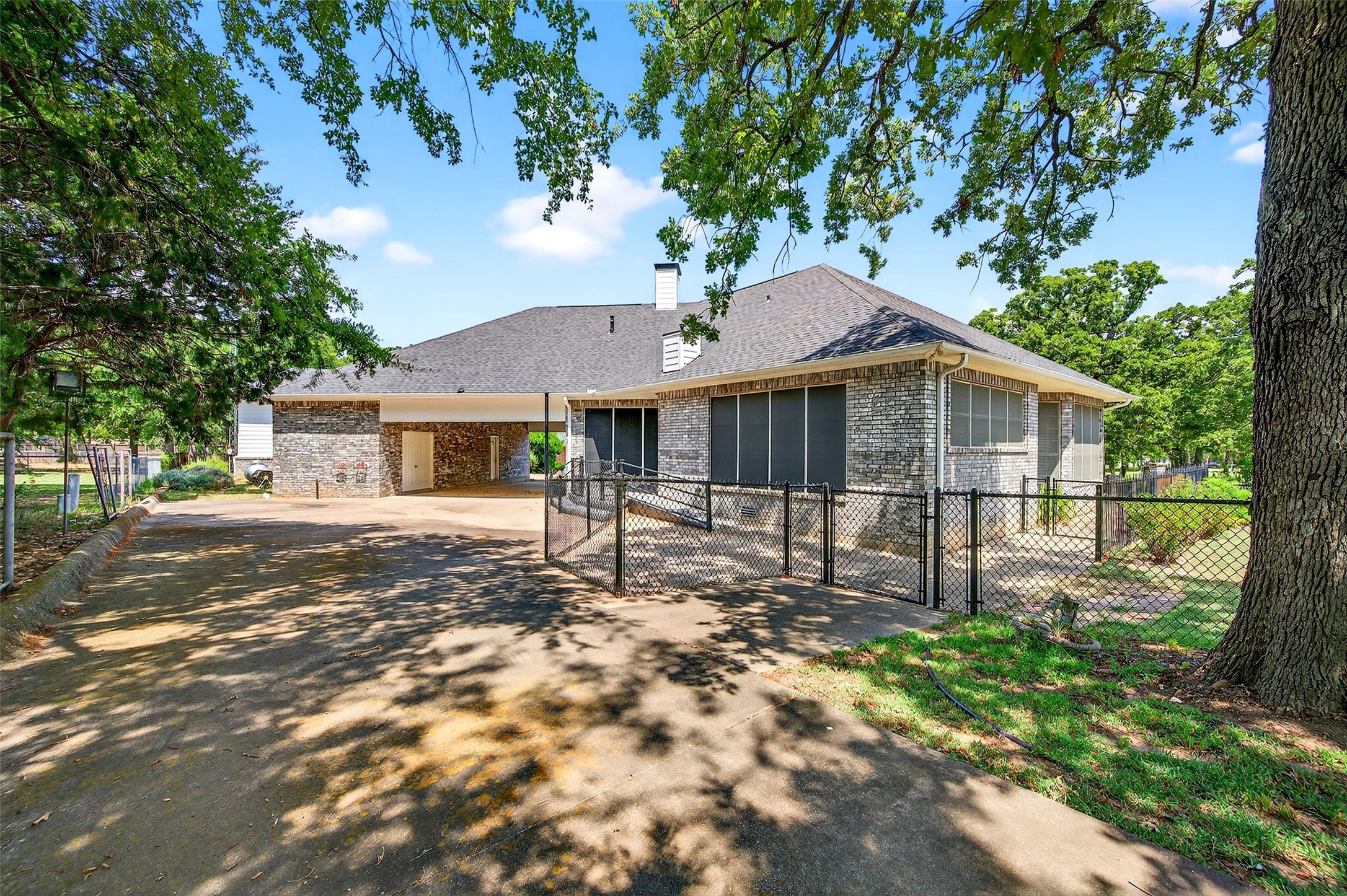 102 Santee Drive Lake Kiowa TX 76240