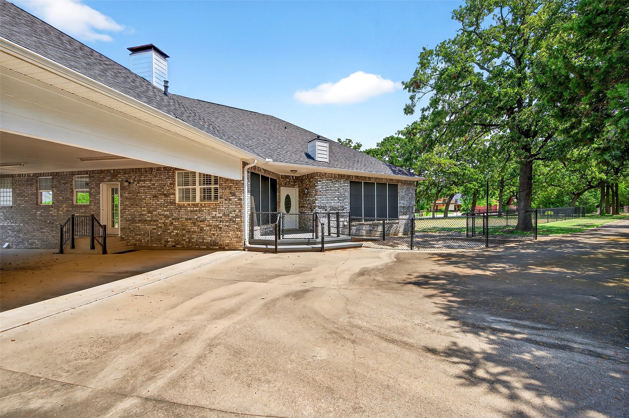 102 Santee Drive Lake Kiowa TX 76240