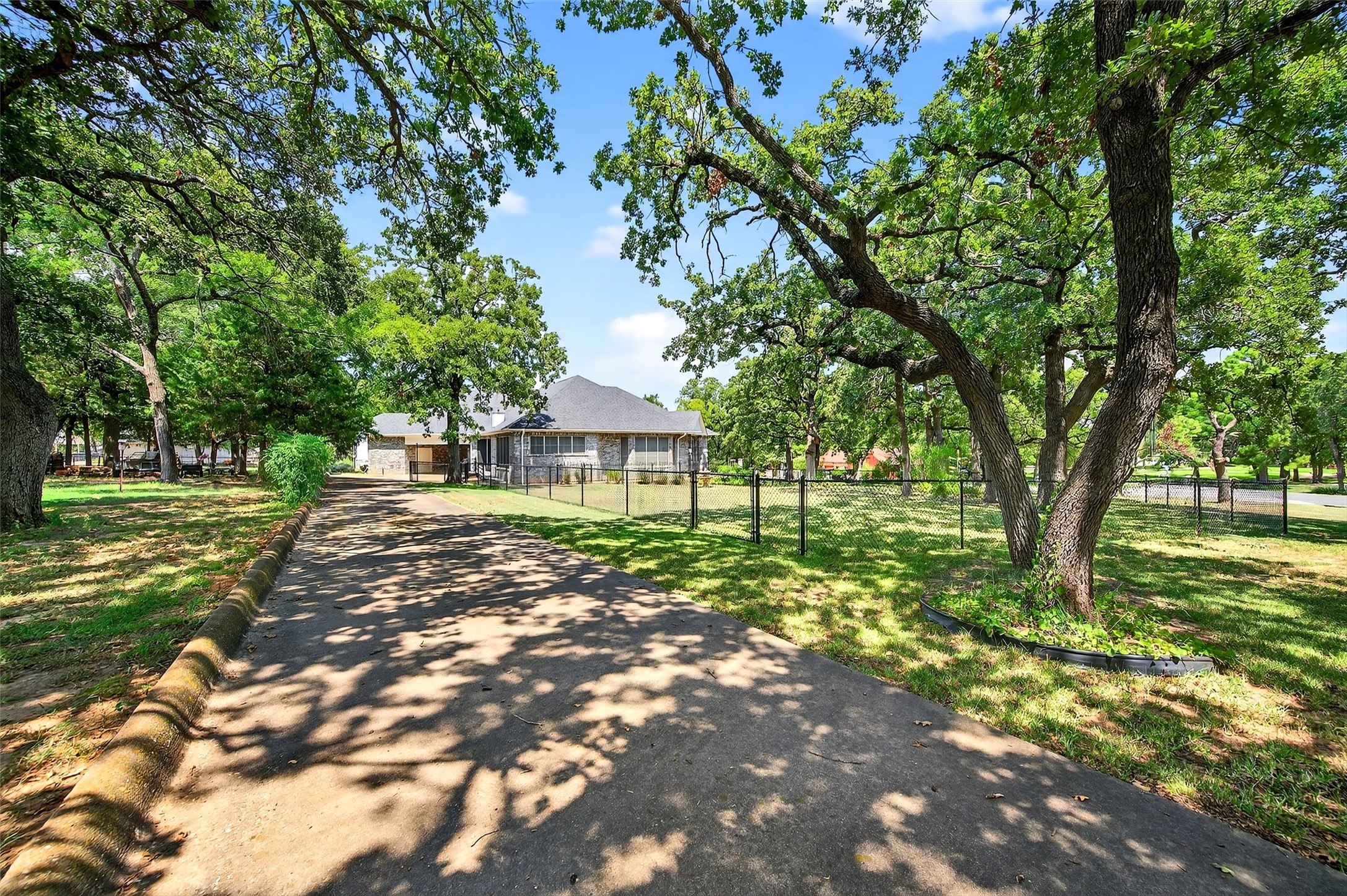 102 Santee Drive Lake Kiowa TX 76240