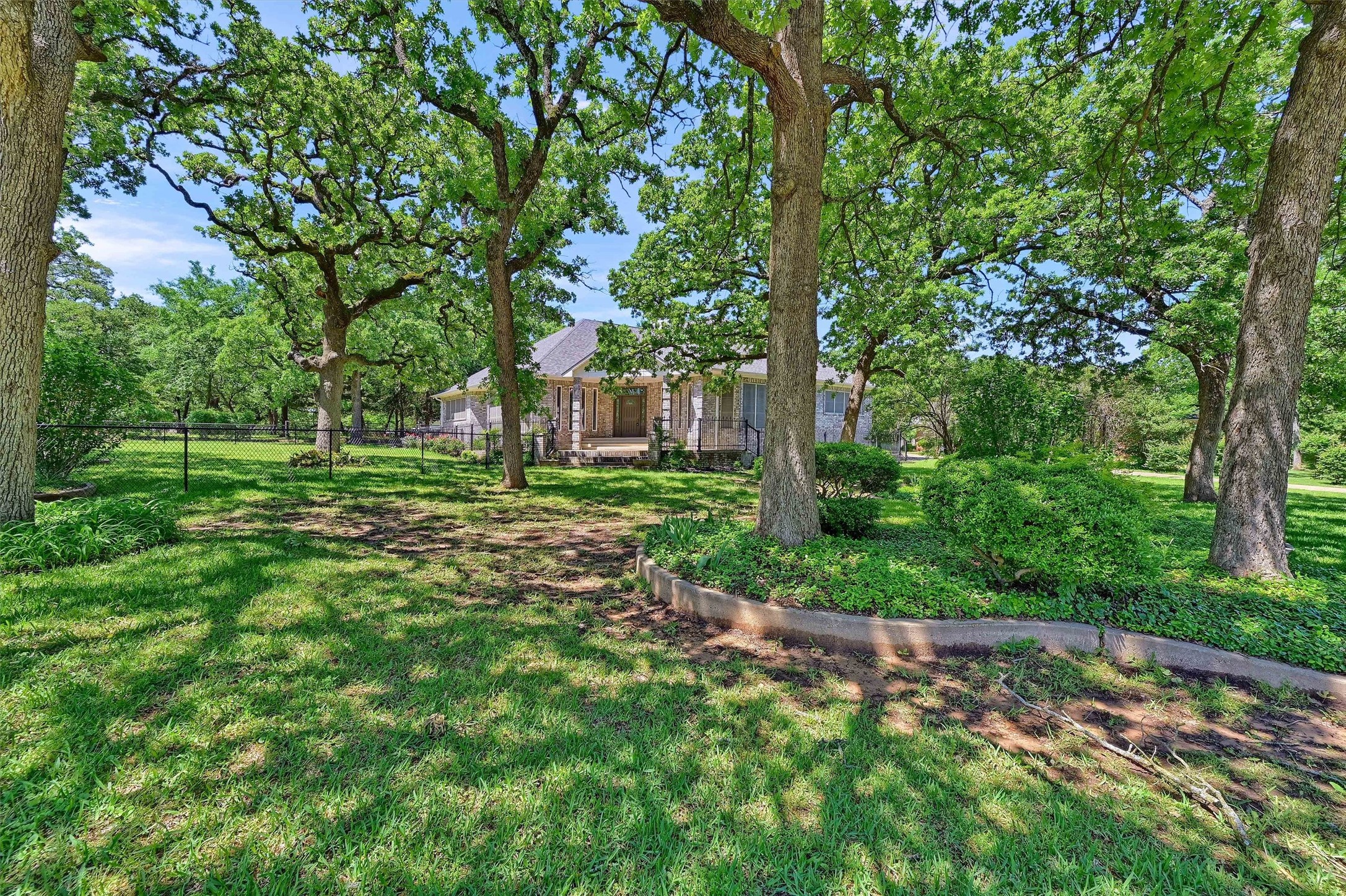 102 Santee Drive Lake Kiowa TX 76240