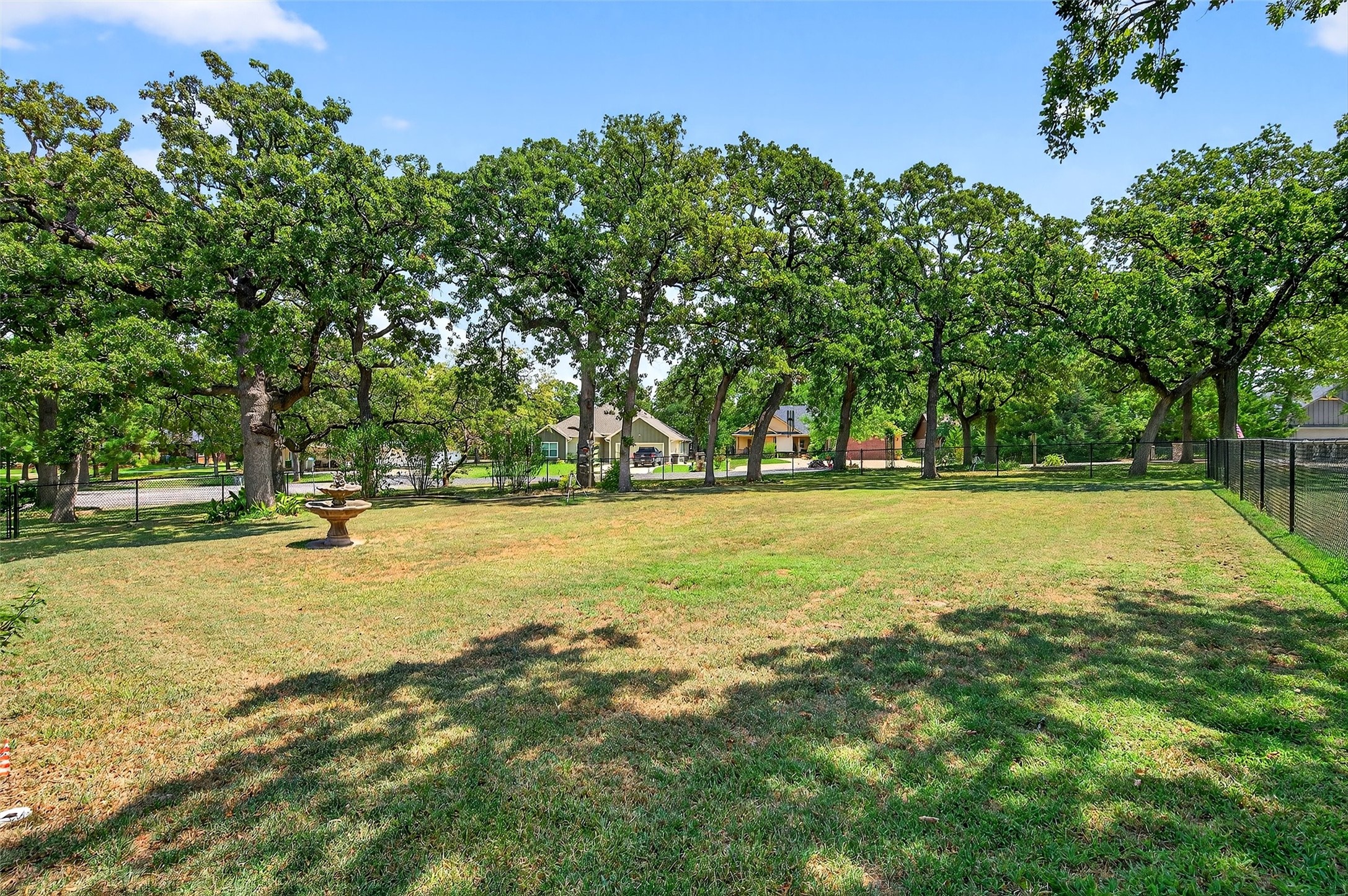 102 Santee Drive Lake Kiowa TX 76240