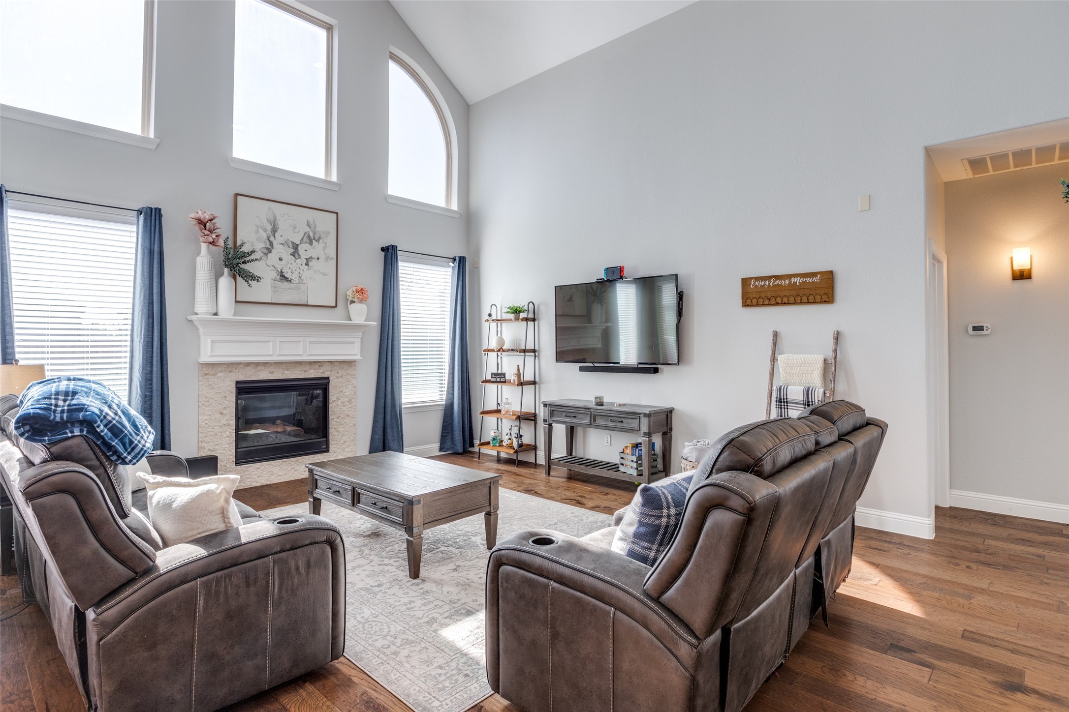 809 Llano Falls Mckinney TX 75071