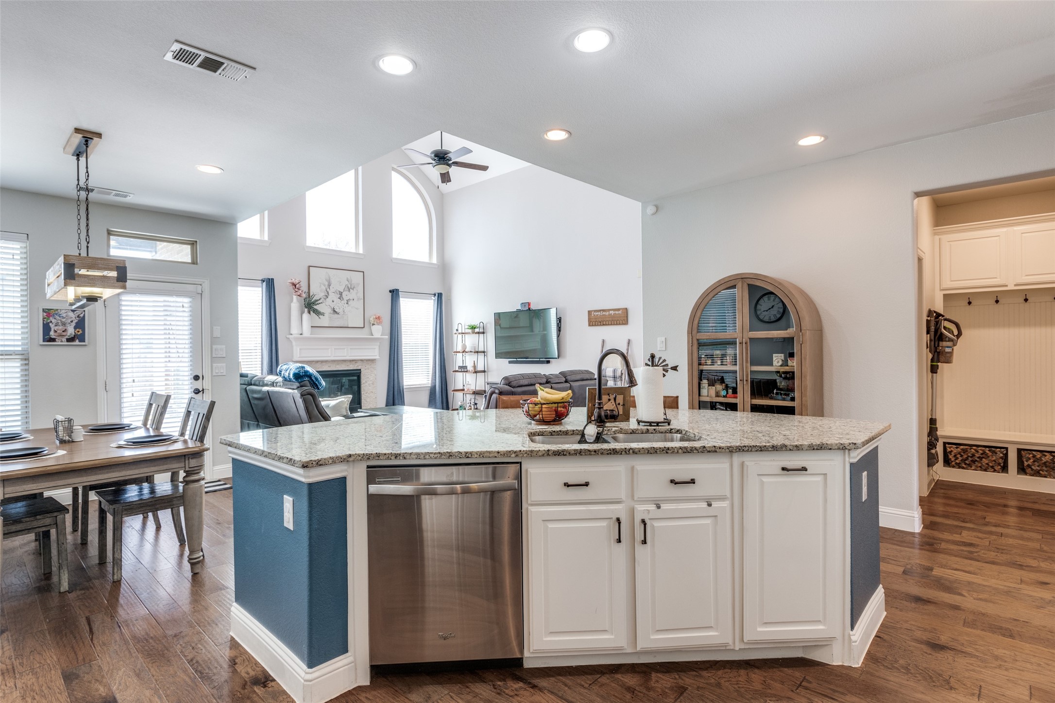 809 Llano Falls Mckinney TX 75071