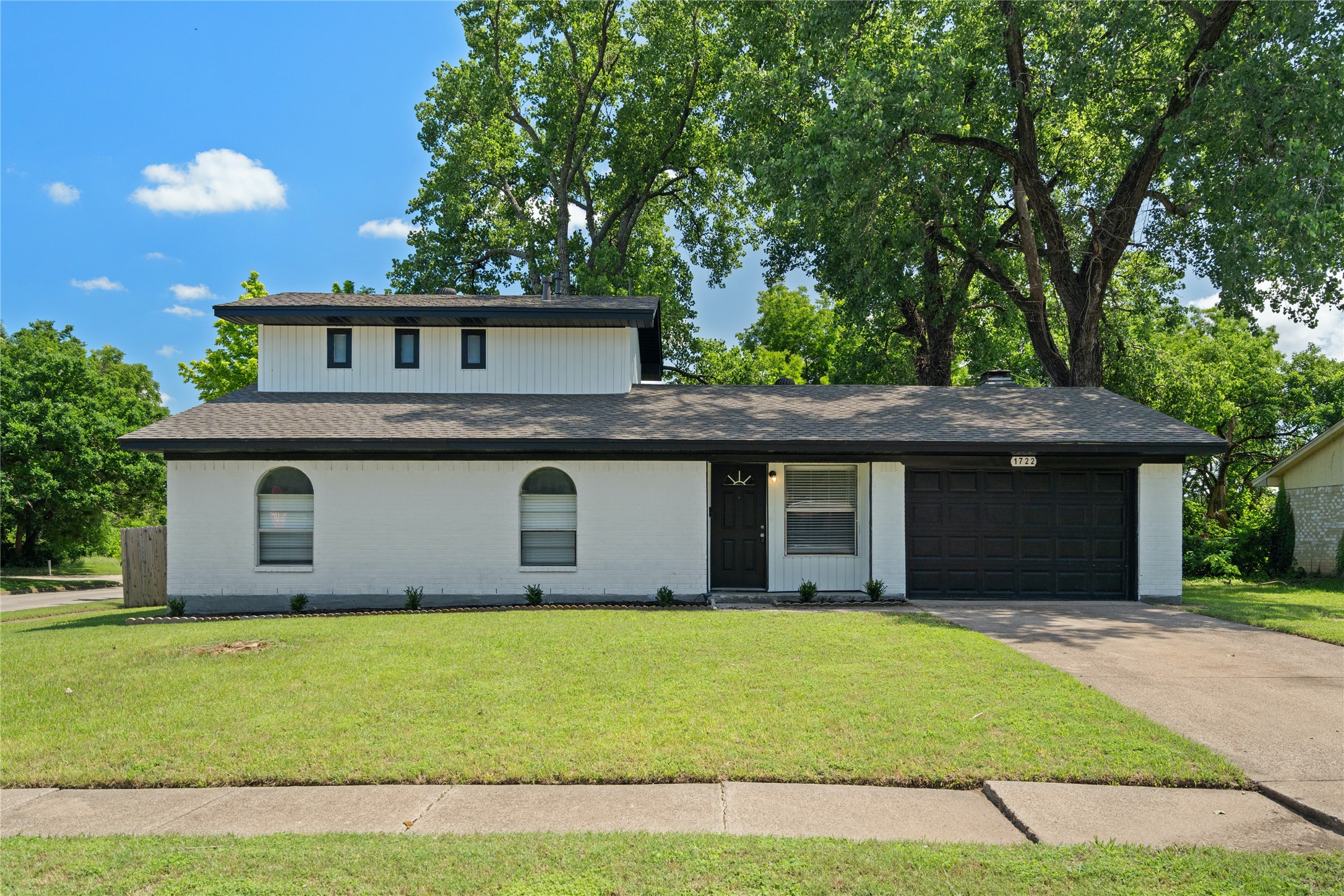 1722 Trade Winds Drive Dallas TX 75241