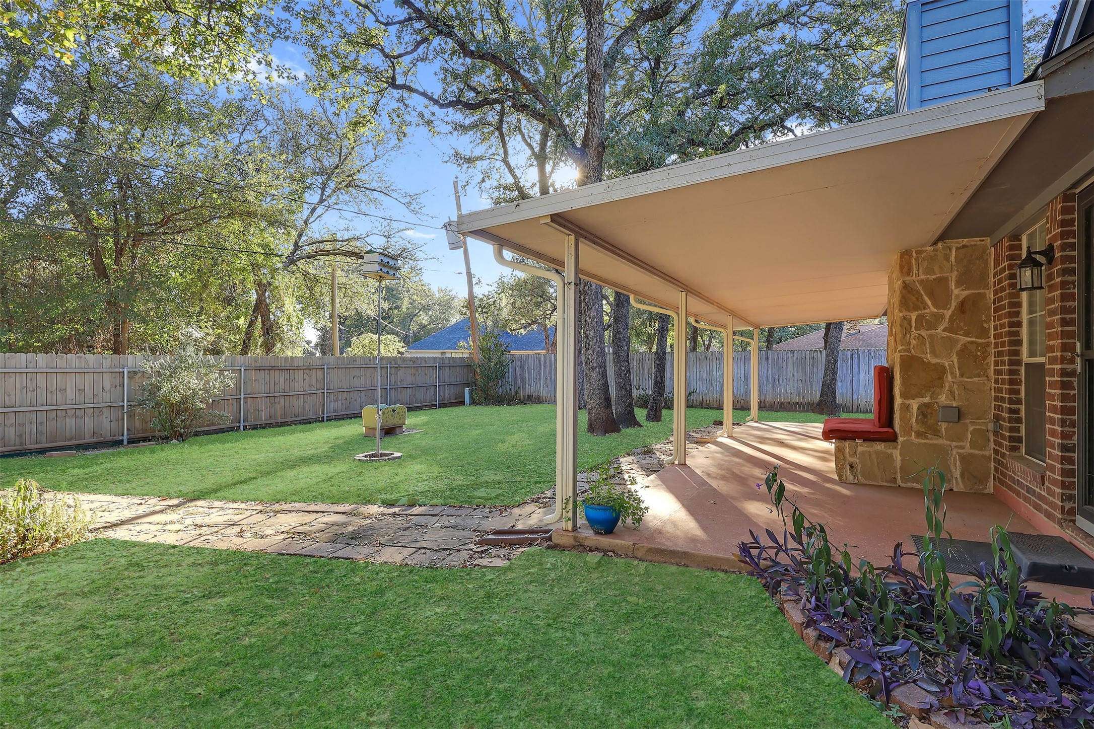 1108 Pine Ridge Drive Azle TX 76020