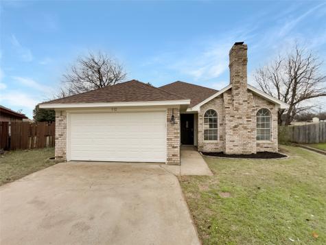 512 Oak Ridge Court Crowley TX 76036
