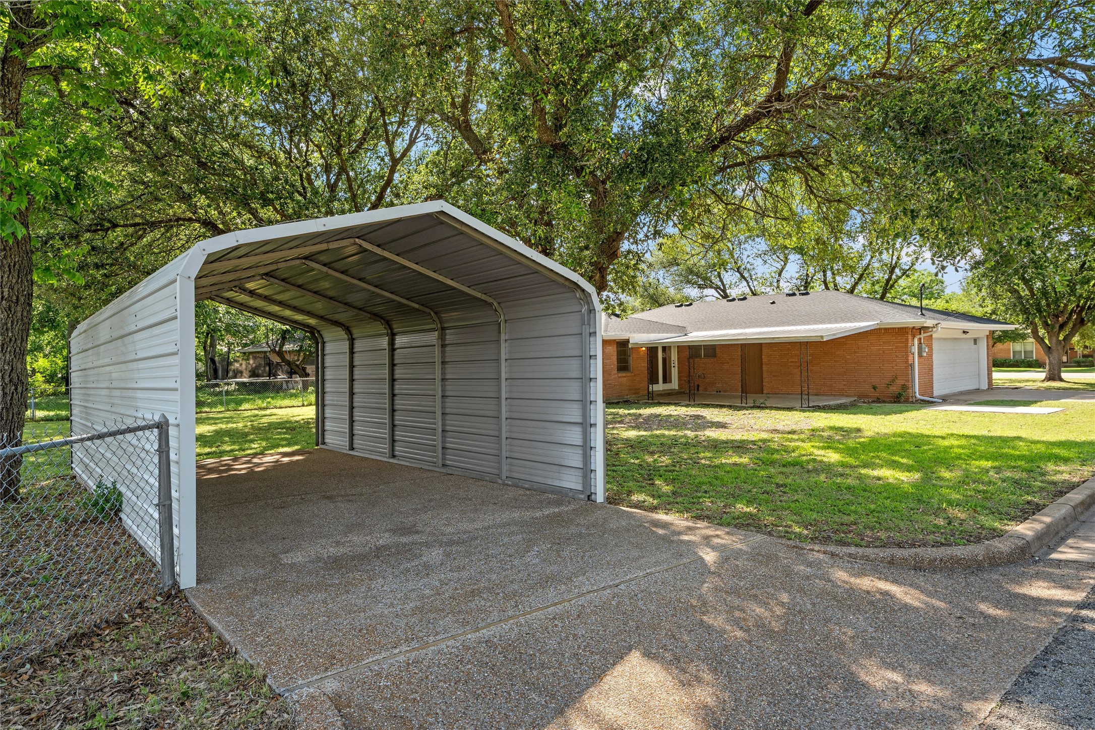 1400 W 6th Street Mcgregor TX 76657