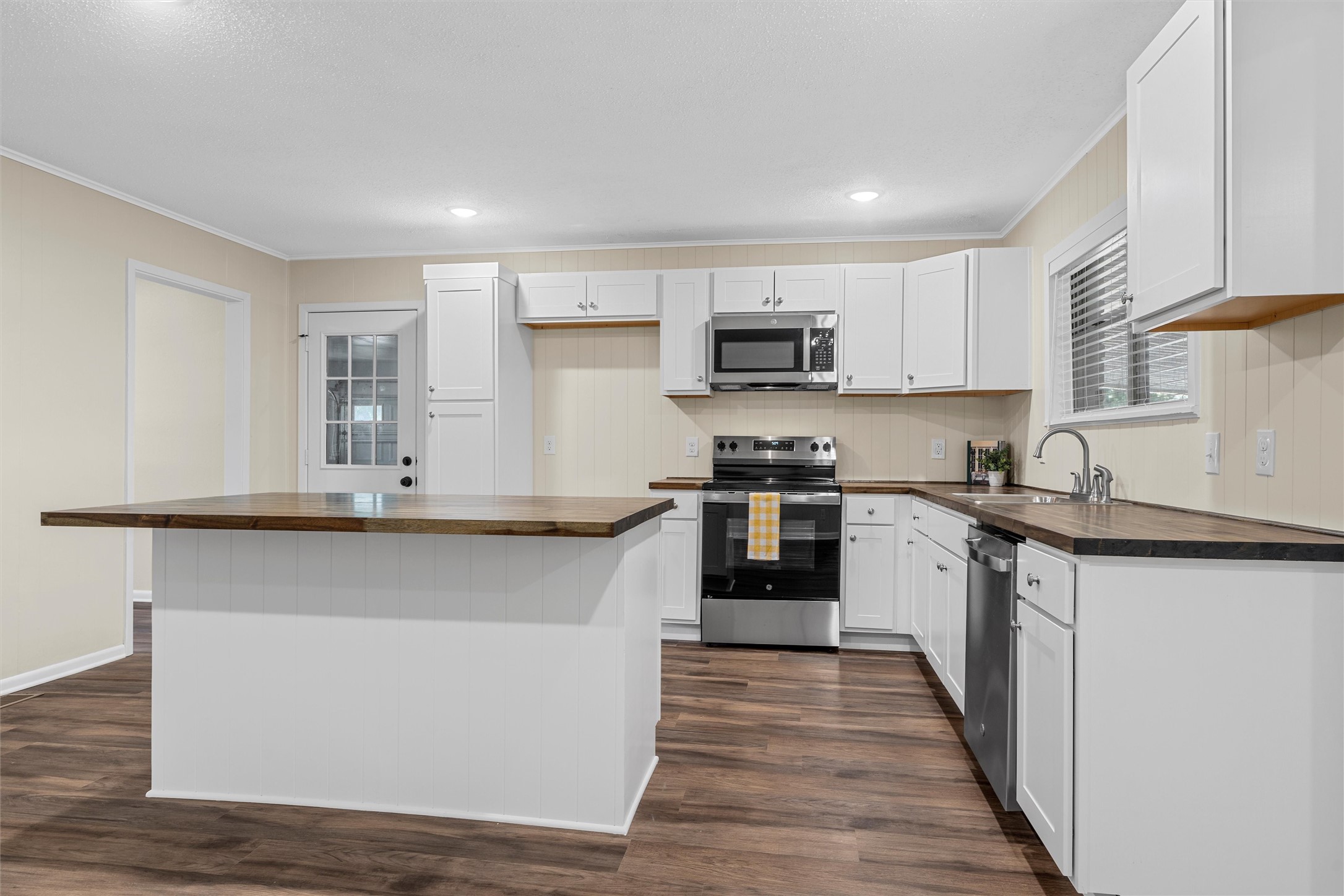 1400 W 6th Street Mcgregor TX 76657