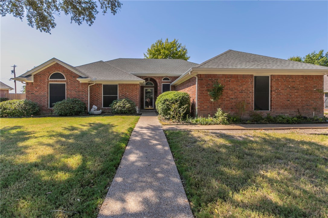 317 Bonham Drive Hewitt TX 76643