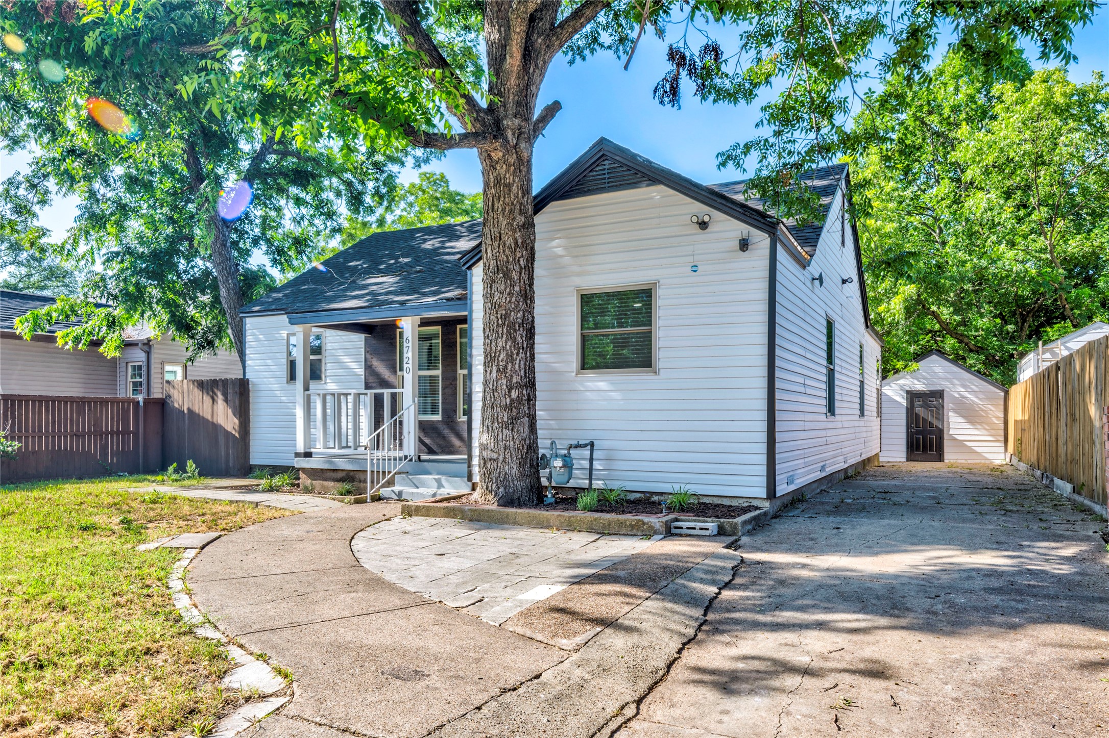 6720 Wofford Avenue Dallas TX 75227