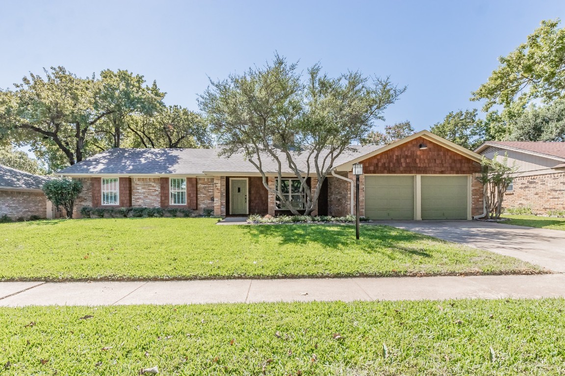 1802 Park Hill Drive Arlington TX 76012