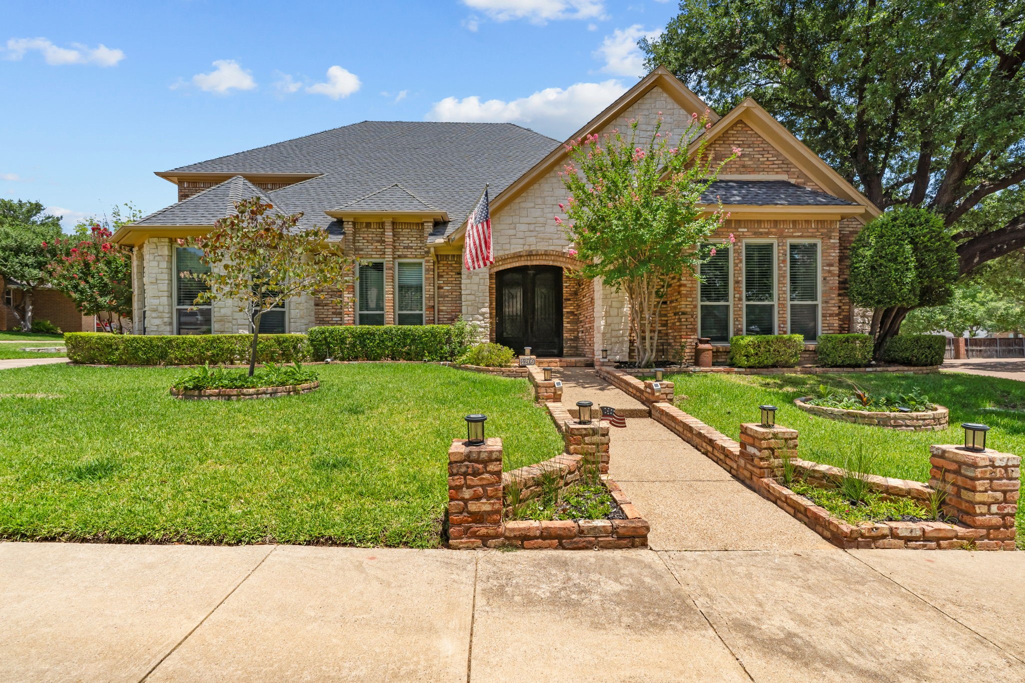 1209 Hillandale Court Bedford TX 76021