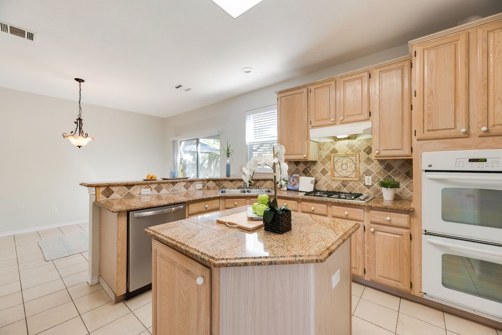 5832 Mossbrook Trail Dallas TX 75252