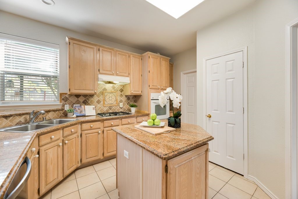 5832 Mossbrook Trail Dallas TX 75252