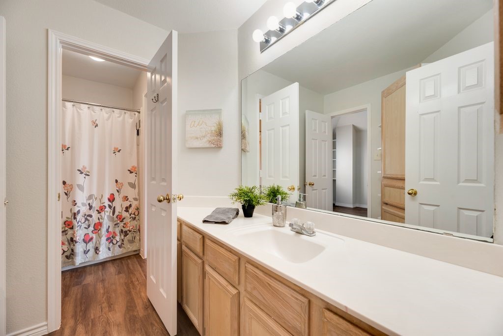 5832 Mossbrook Trail Dallas TX 75252