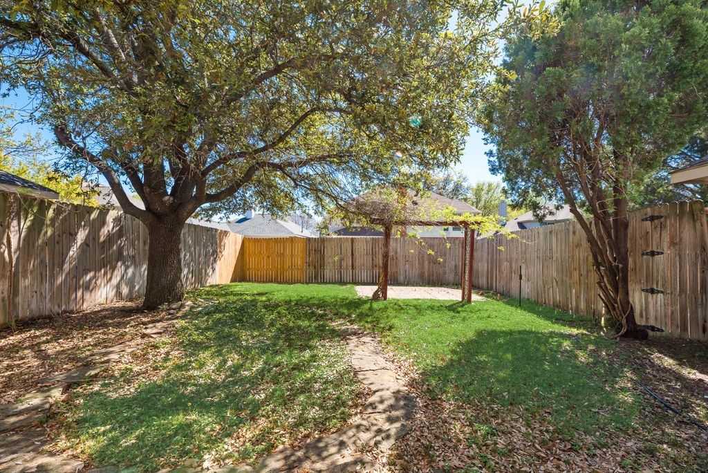 5832 Mossbrook Trail Dallas TX 75252