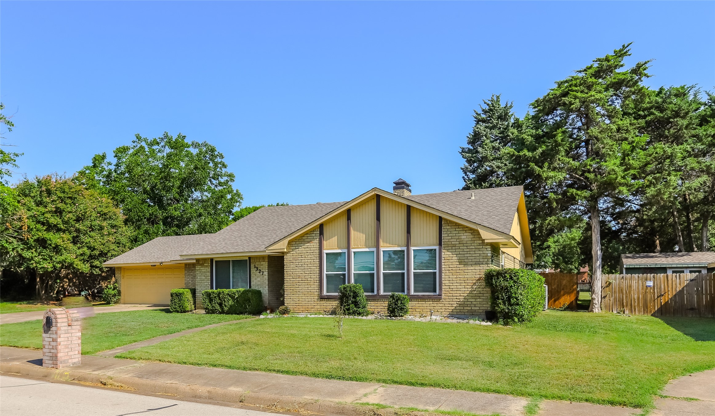 1327 Big Stone Gap Road Duncanville TX 75137