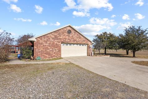 1233 Fm 901 Collinsville TX 76233