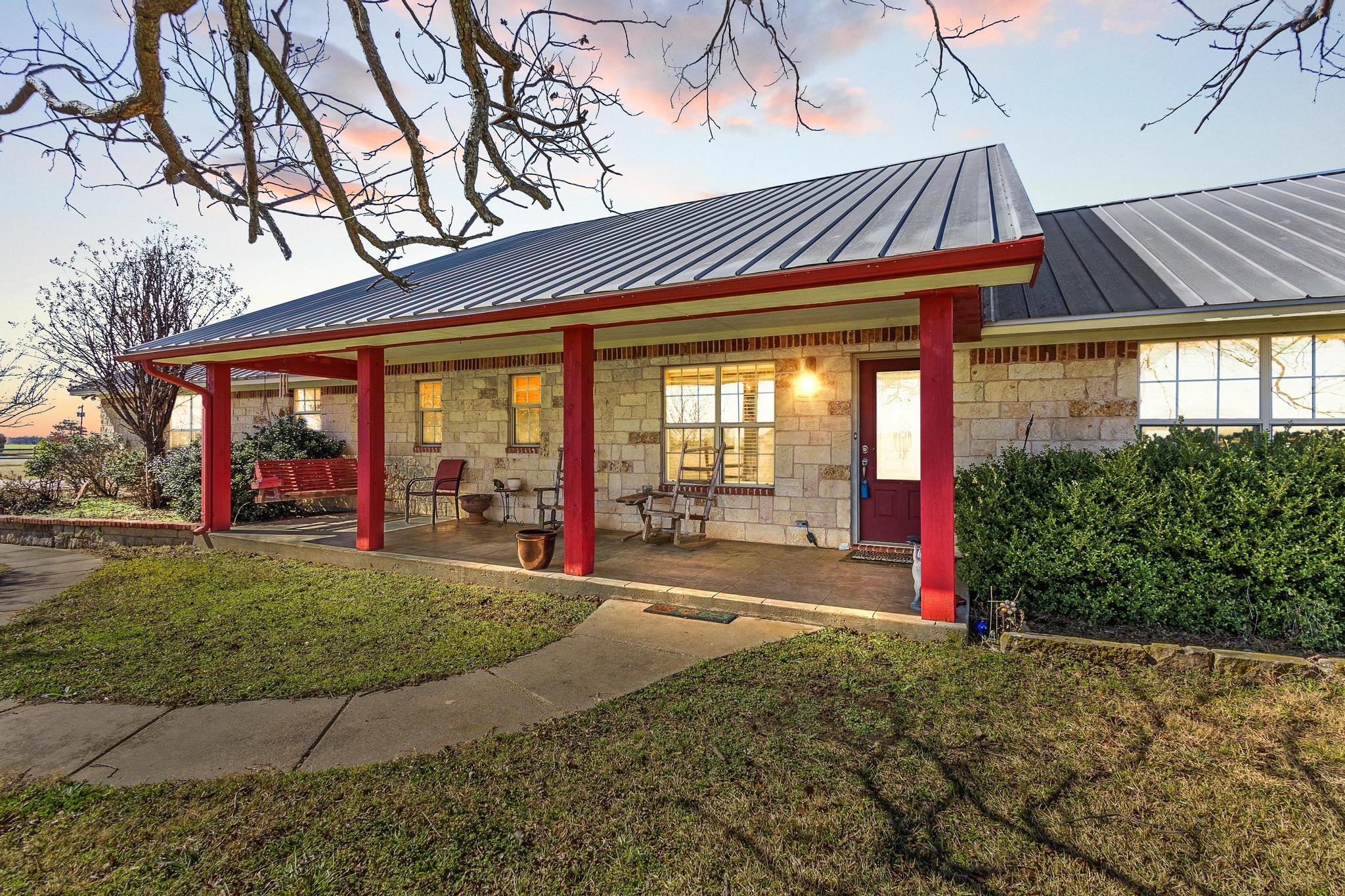 1233 Fm 901 Collinsville TX 76233
