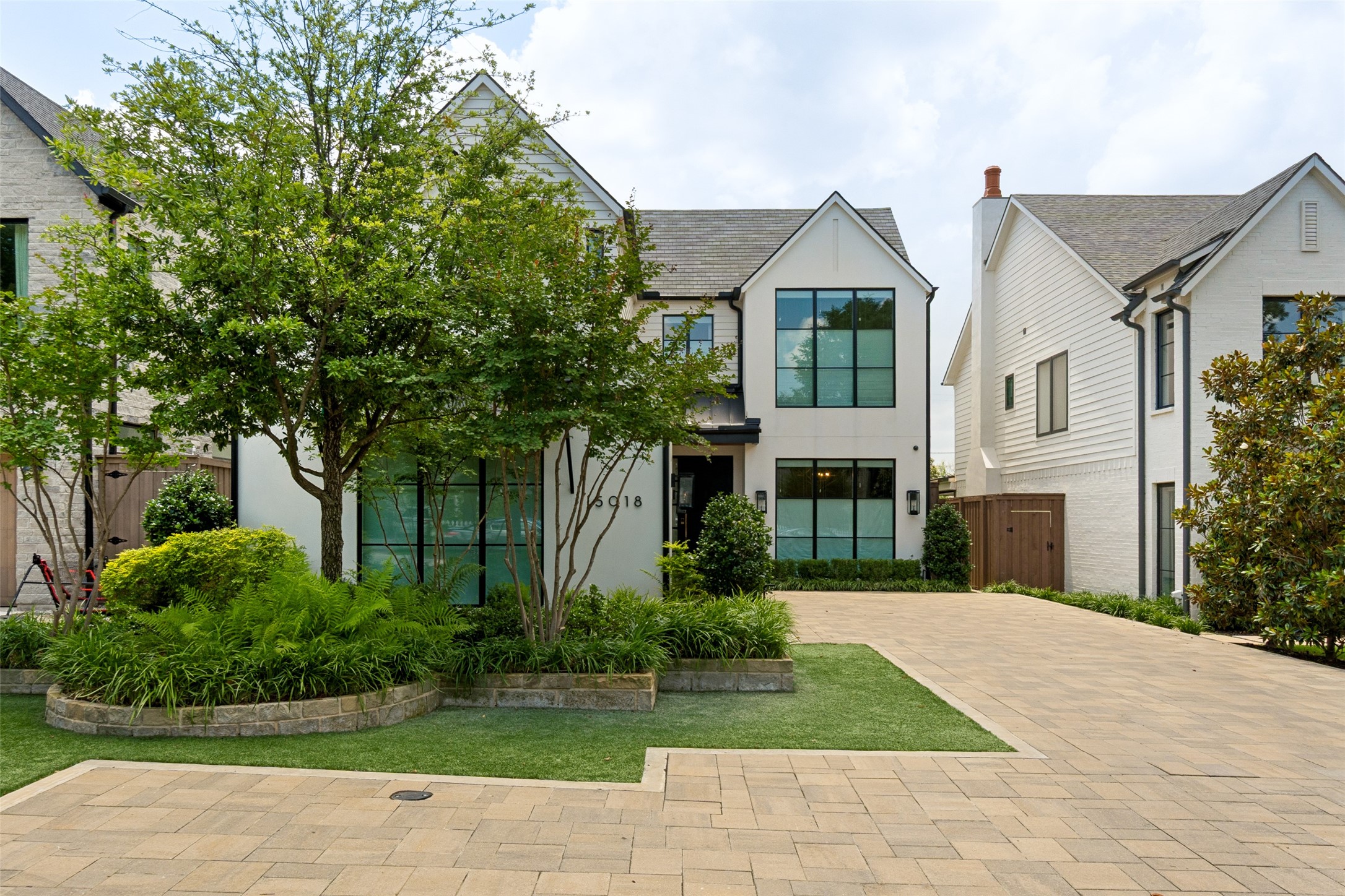 5018 Elsby Avenue Dallas TX 75209