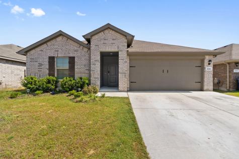228 Abingdon Street Azle TX 76020