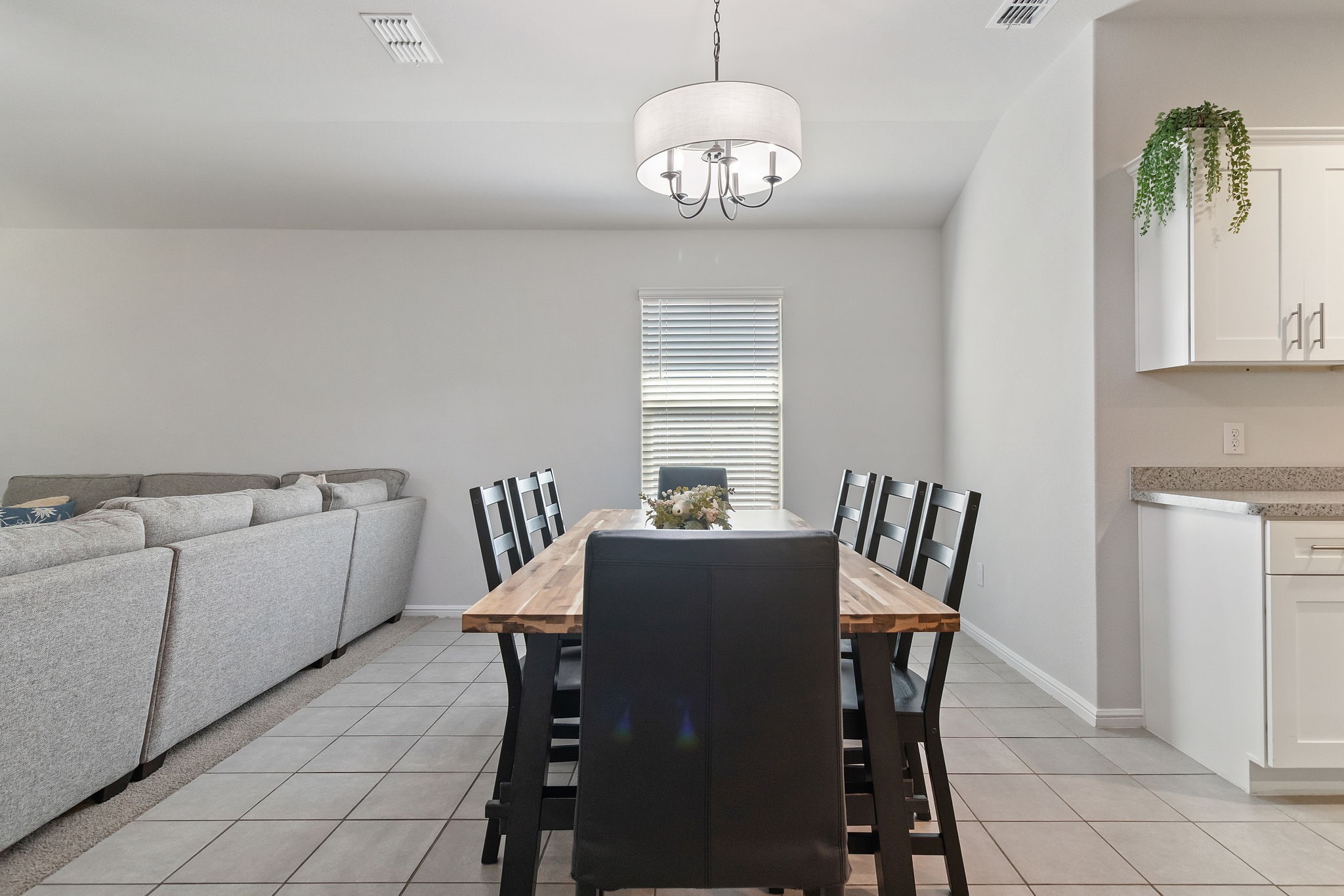 228 Abingdon Street Azle TX 76020