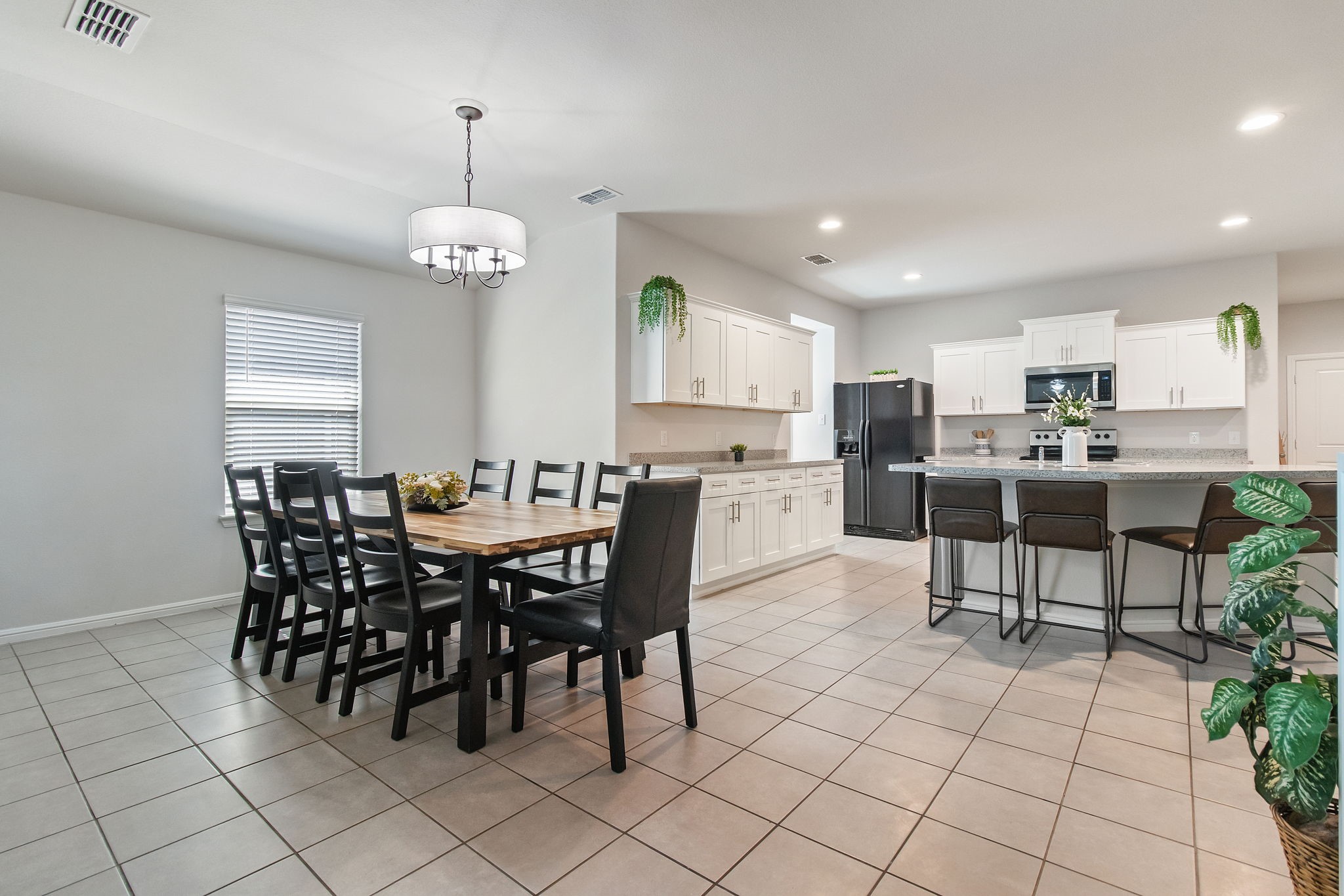 228 Abingdon Street Azle TX 76020