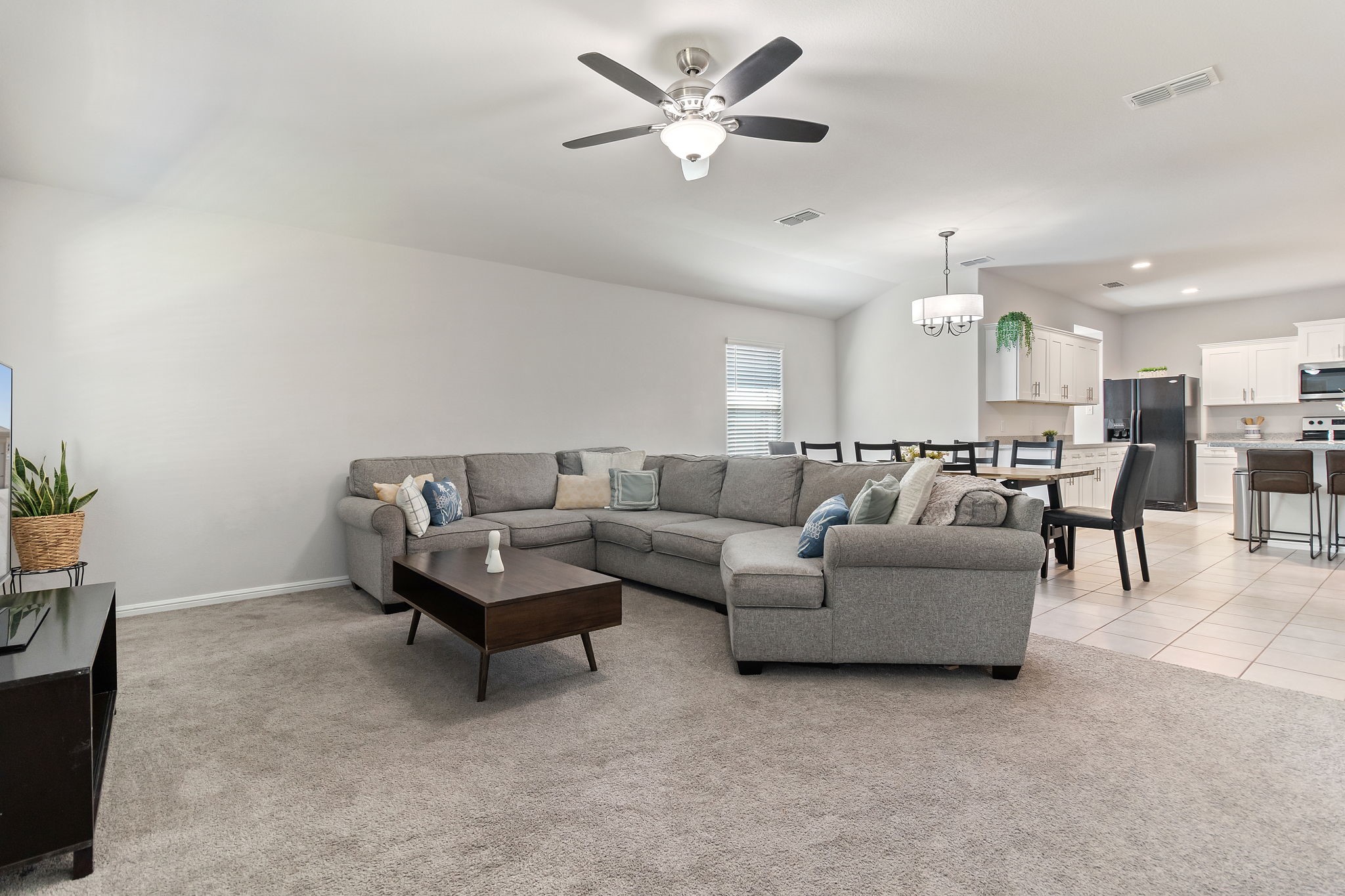 228 Abingdon Street Azle TX 76020