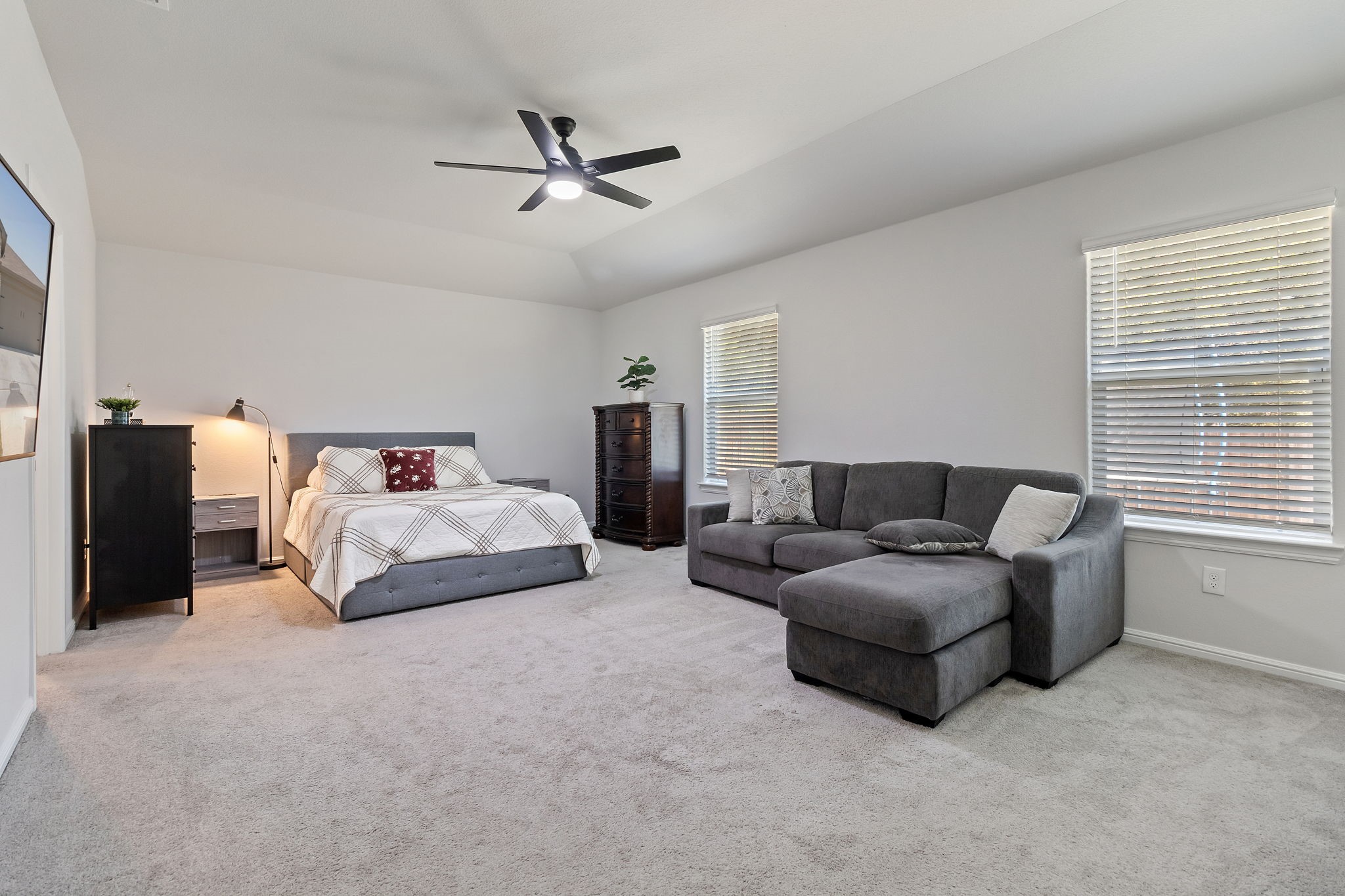 228 Abingdon Street Azle TX 76020