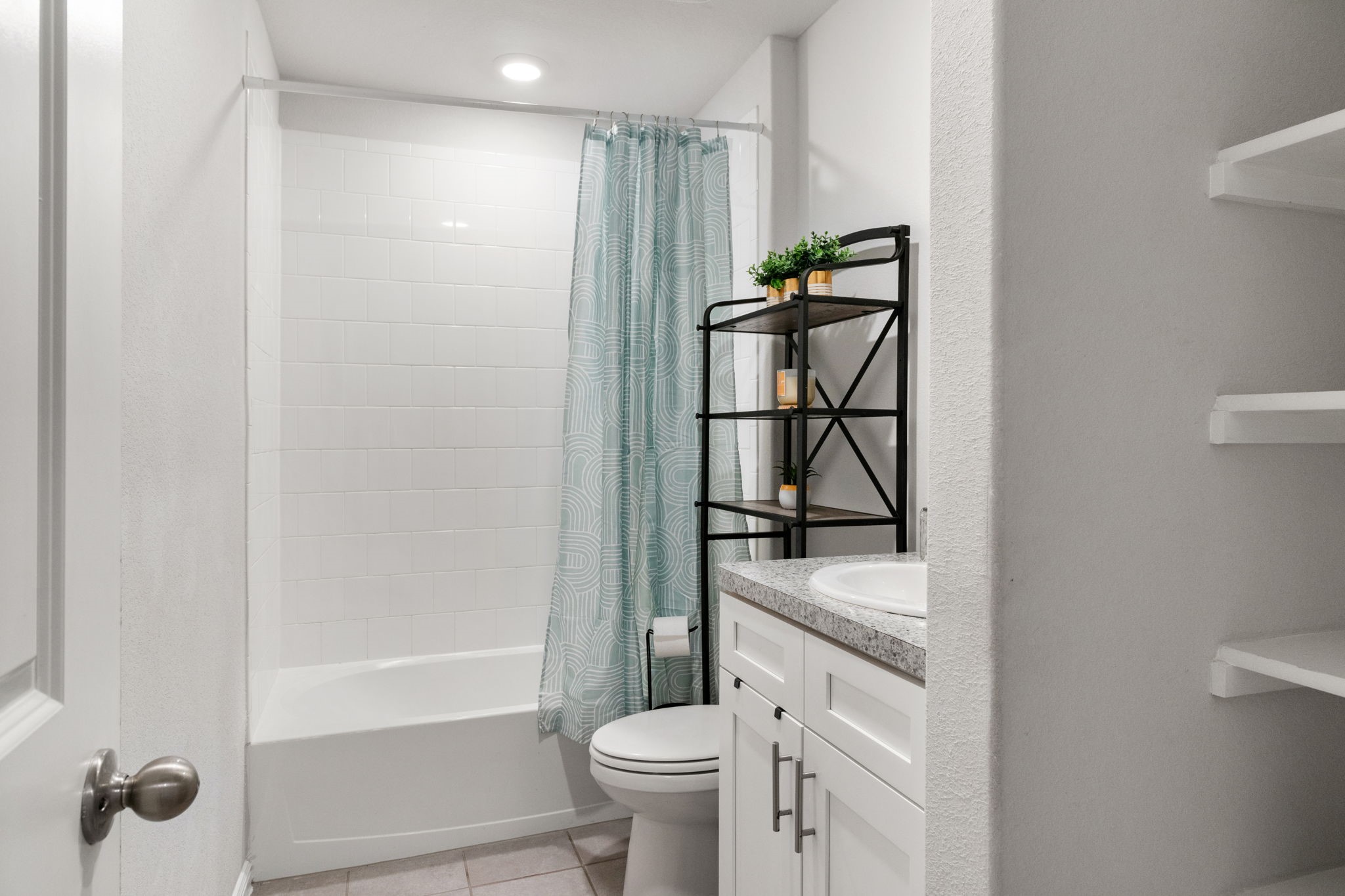 228 Abingdon Street Azle TX 76020