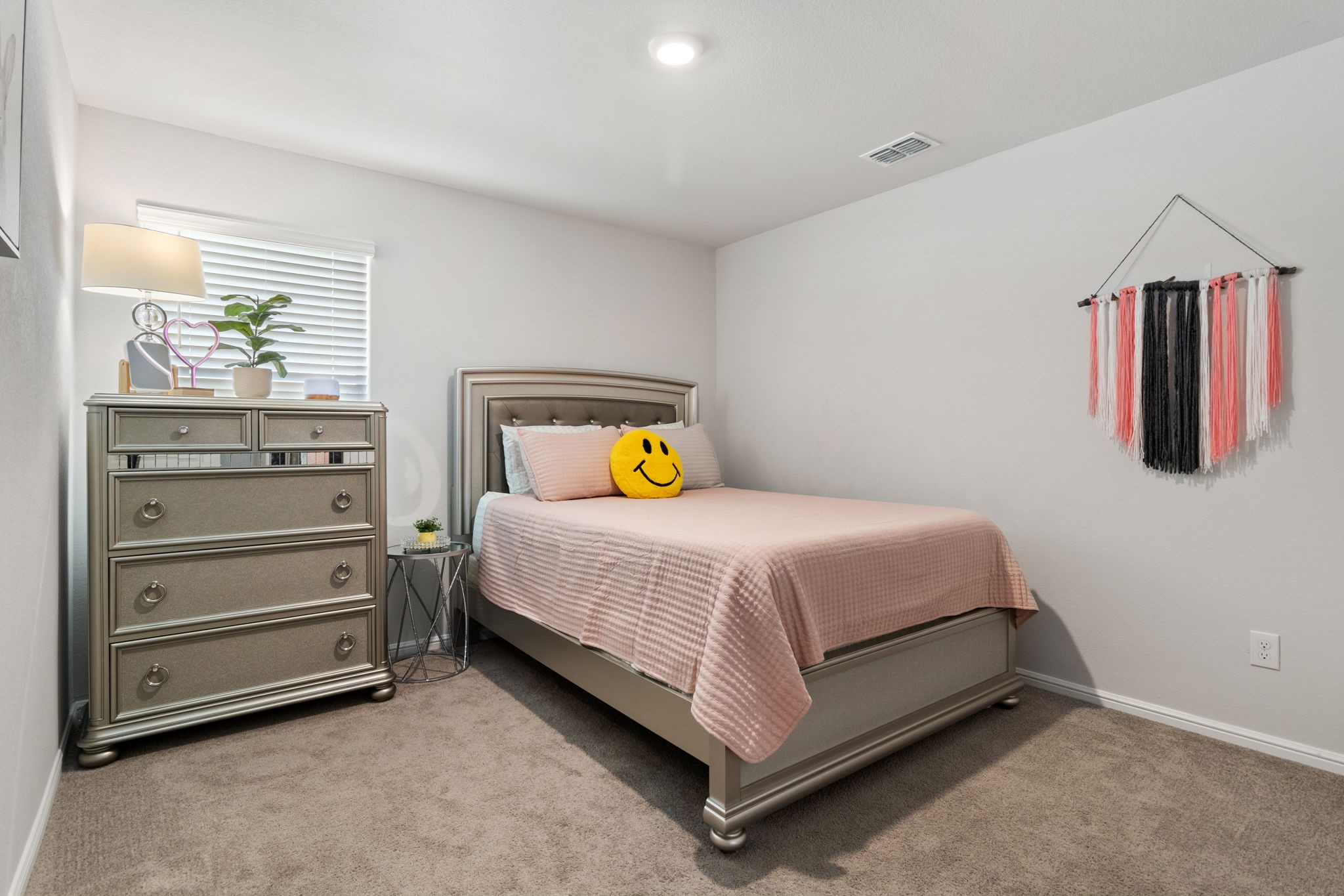 228 Abingdon Street Azle TX 76020