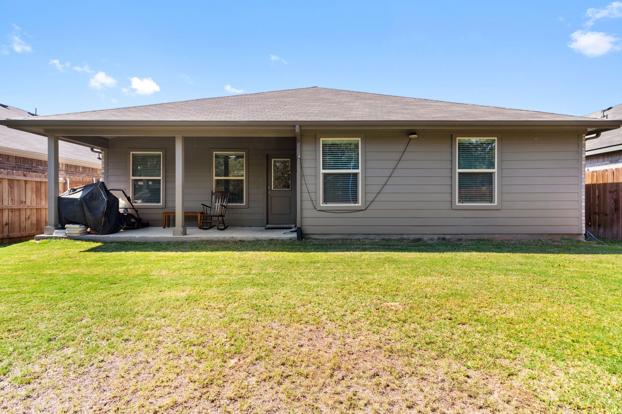 228 Abingdon Street Azle TX 76020