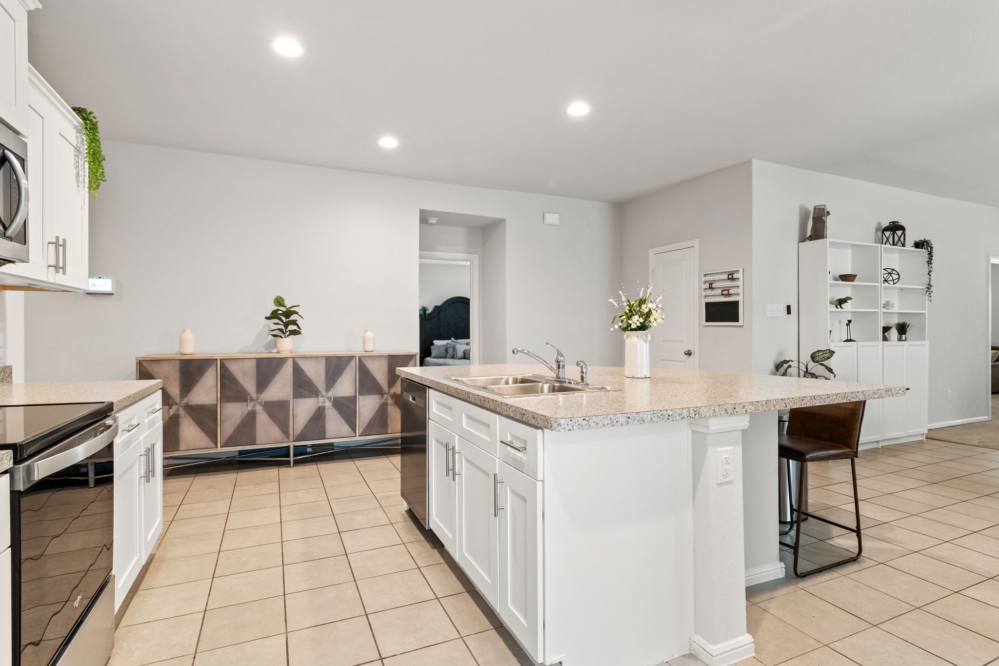 228 Abingdon Street Azle TX 76020