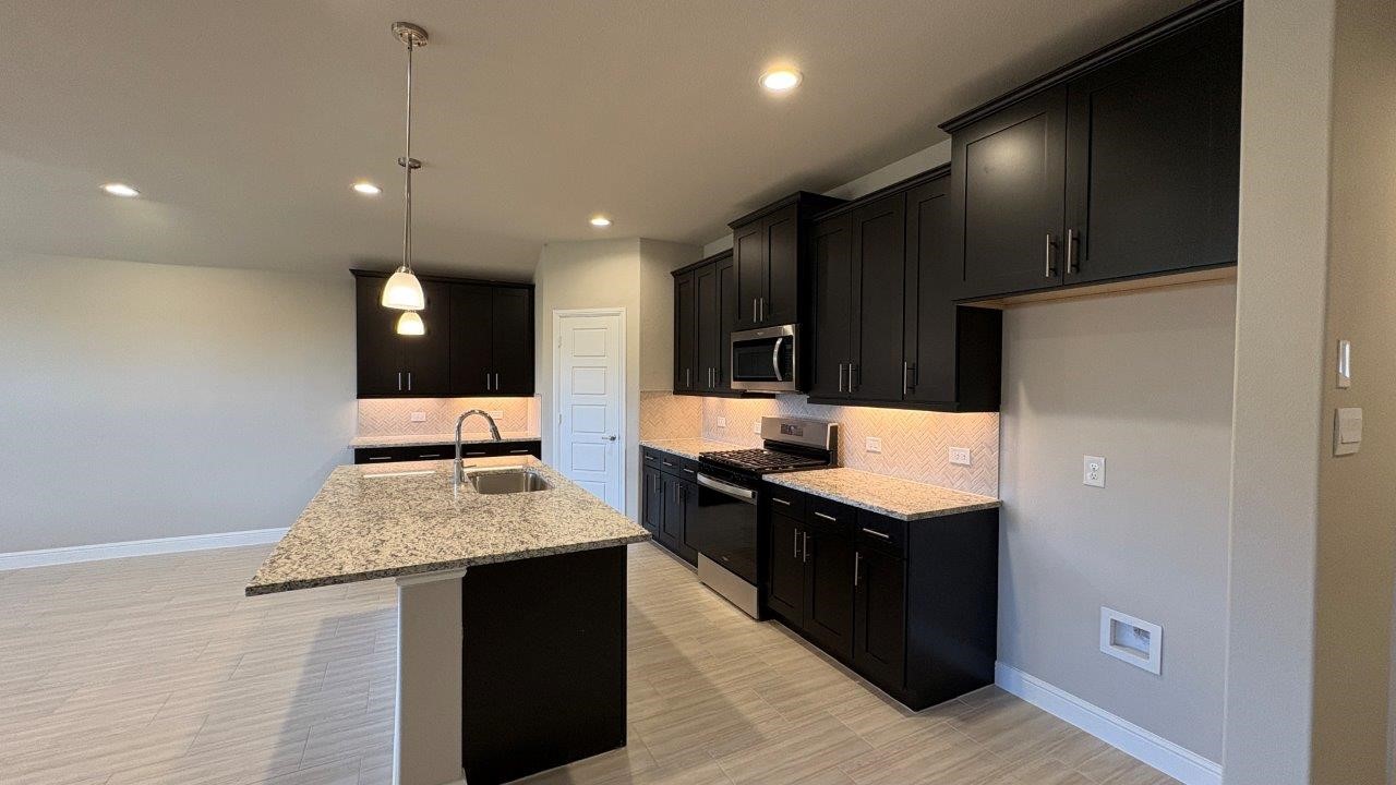 4243 Cornerstone Circle Granbury TX 76048