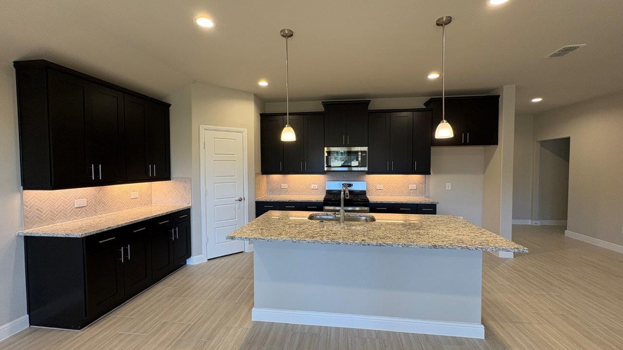 4243 Cornerstone Circle Granbury TX 76048