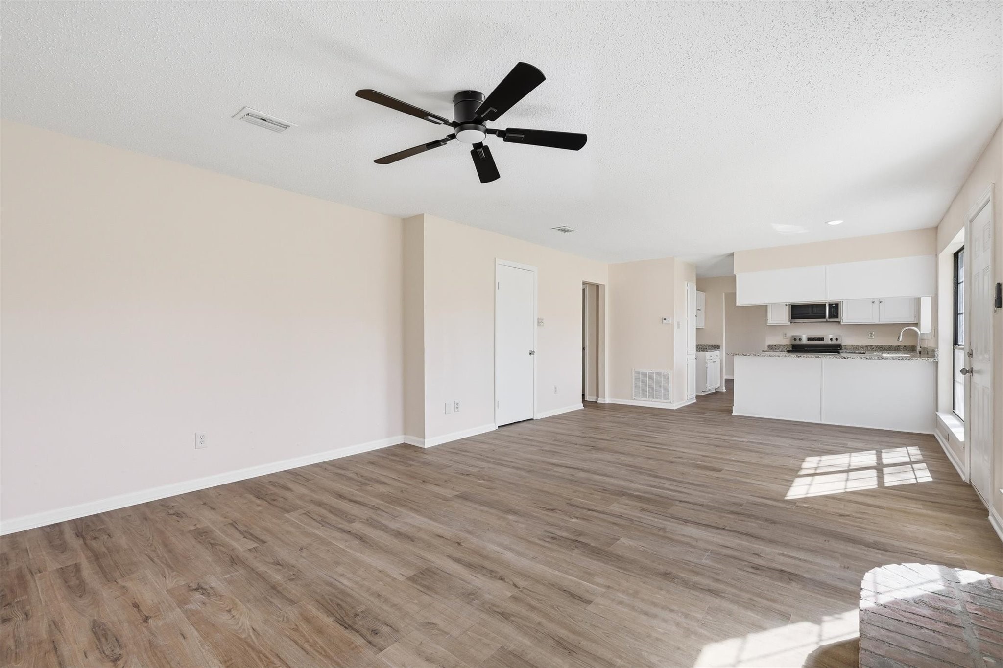 610 Squaw Creek Court Arlington TX 76018