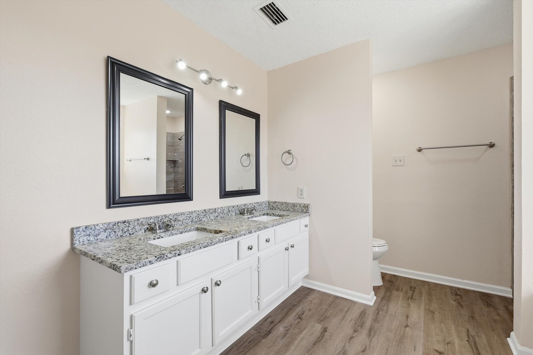 610 Squaw Creek Court Arlington TX 76018