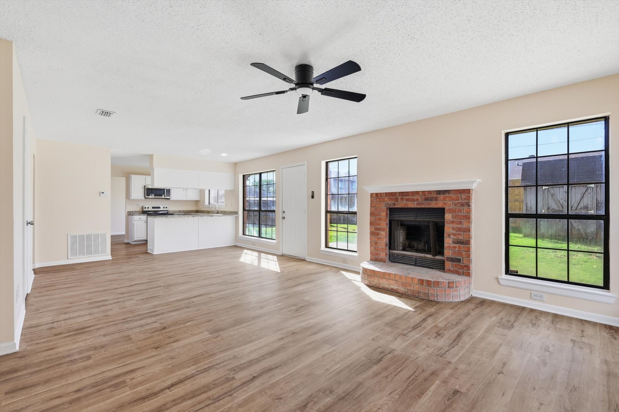 610 Squaw Creek Court Arlington TX 76018
