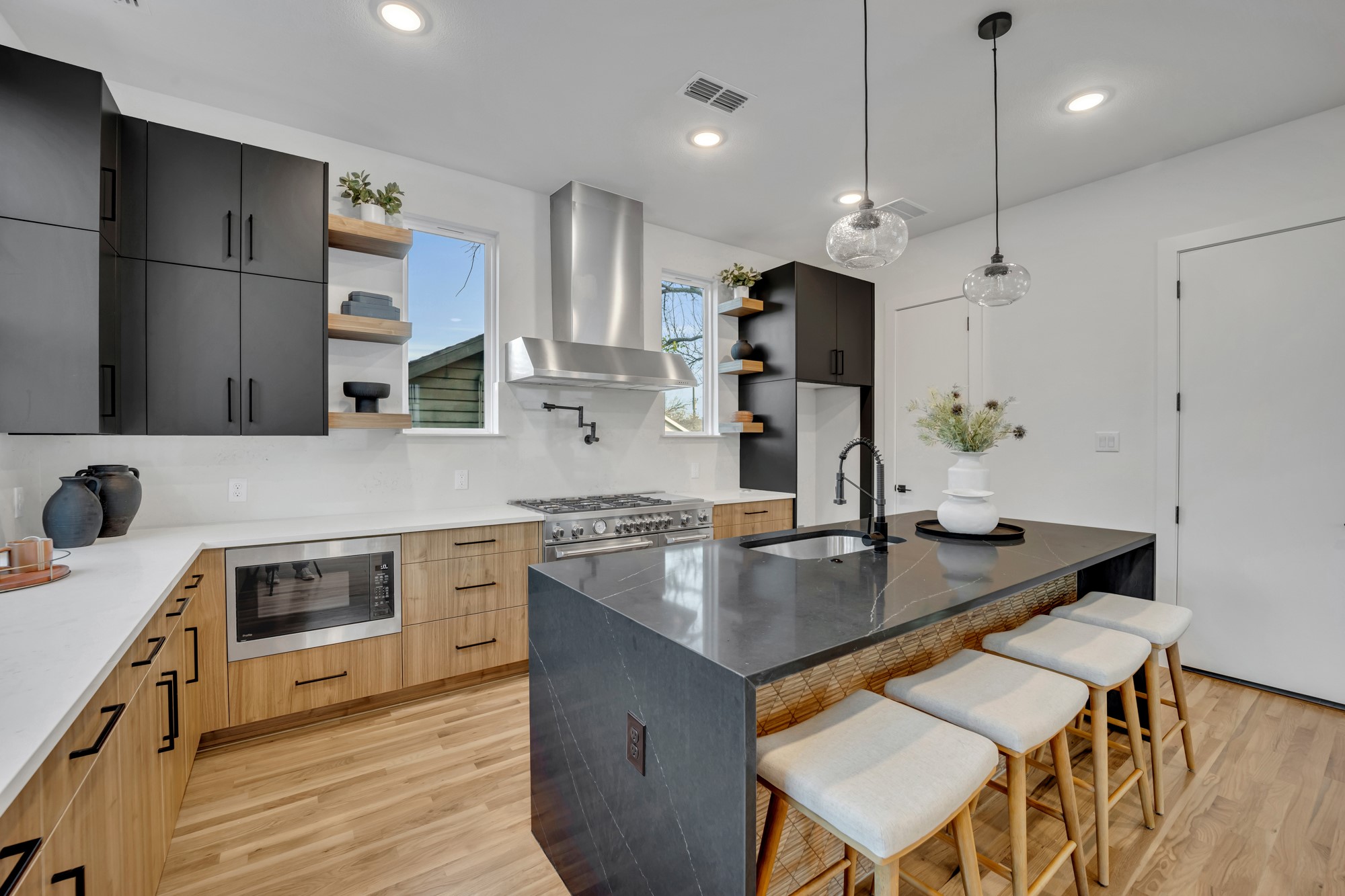 1512 Villars Street Dallas TX 75204