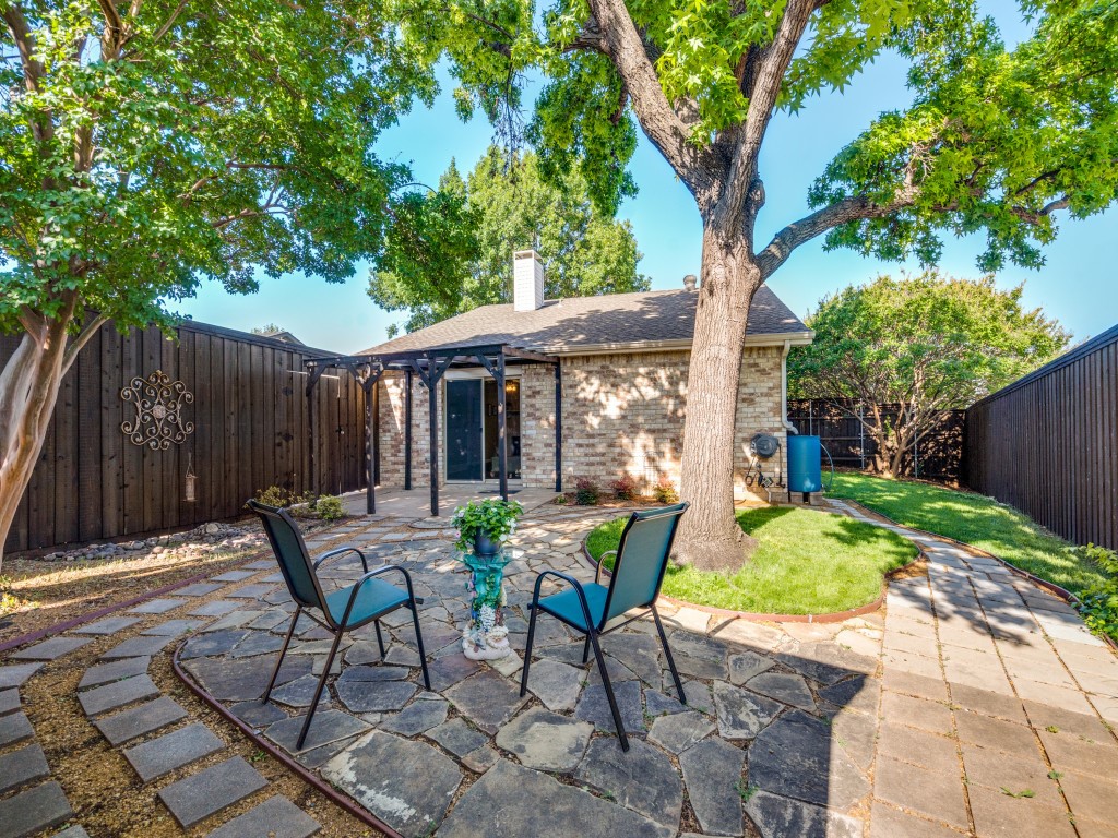 2624 Briar Hill Drive Carrollton TX 75007