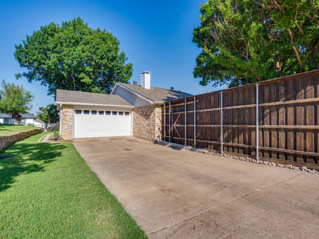 2624 Briar Hill Drive Carrollton TX 75007