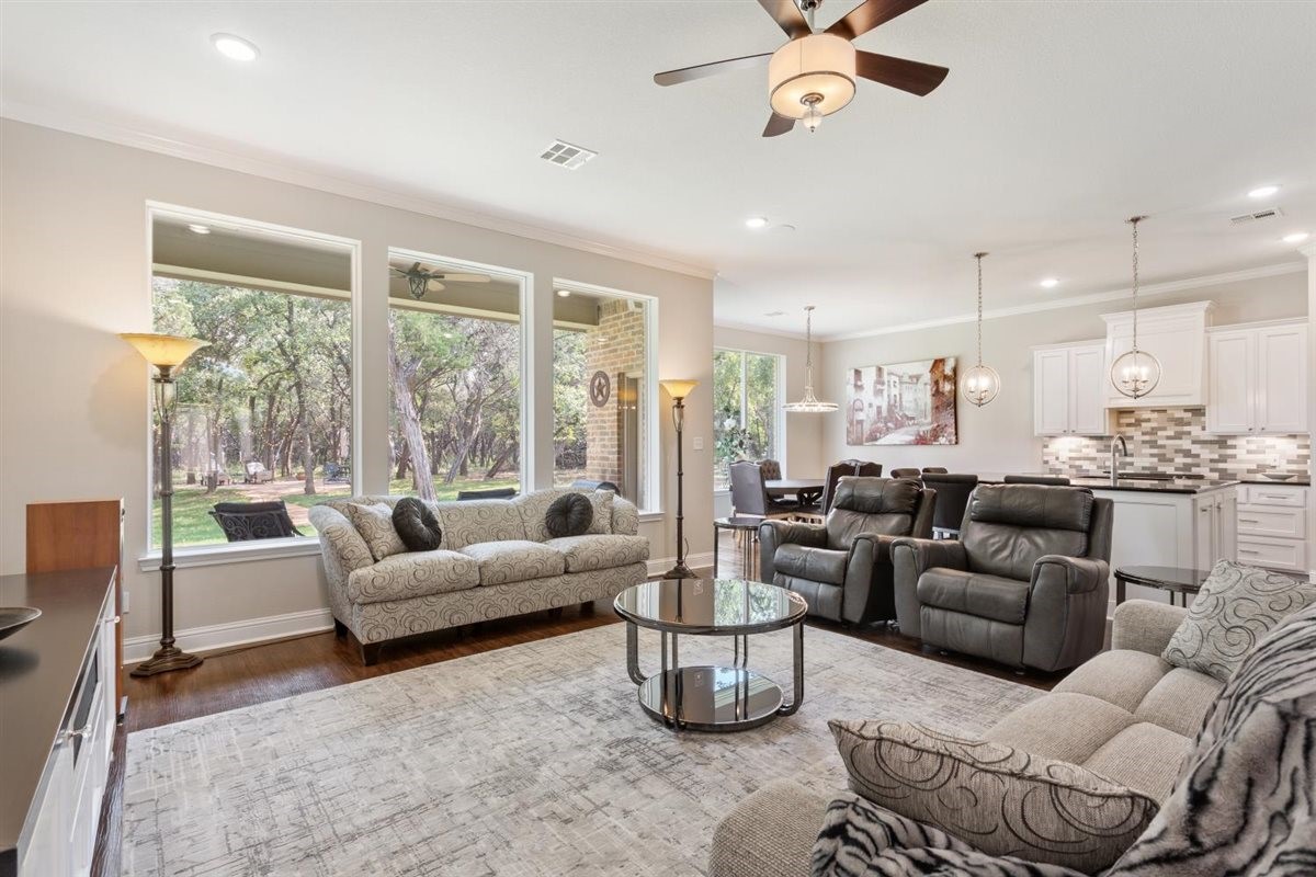 1092 Century Oaks Drive China Spring TX 76633